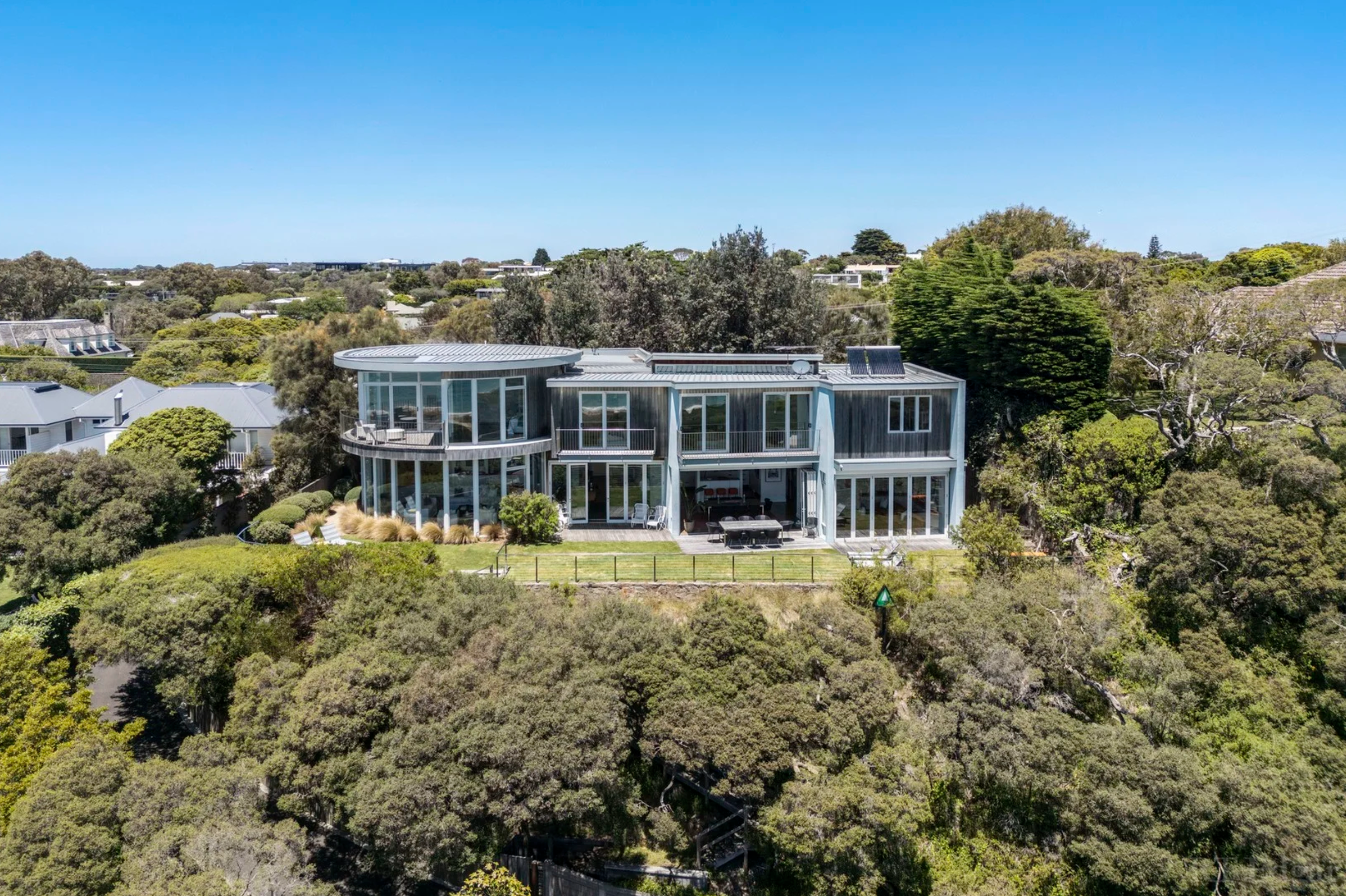 Inside an Aussie fashion clan's $19 million oceanfront mansion
