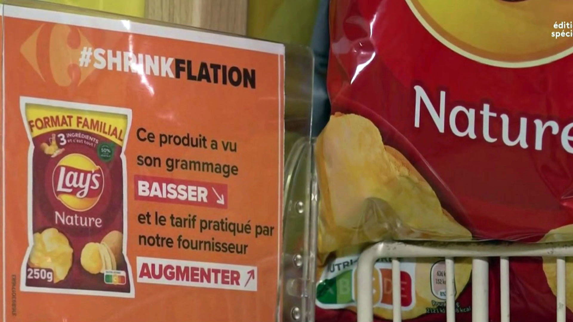 A label in a French supermarket calling out shrinkflation.