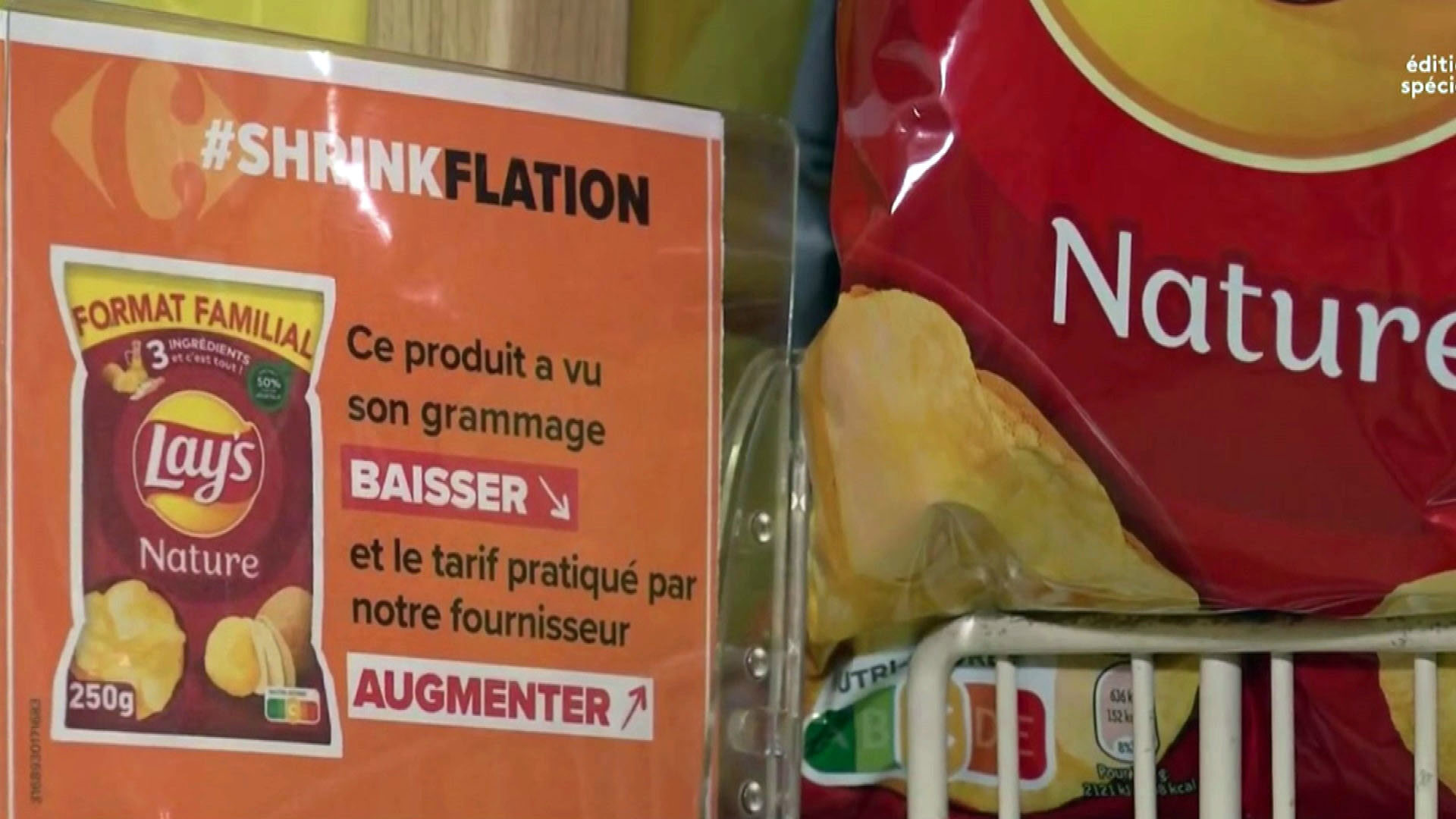 A label in a French supermarket calling out shrinkflation.
