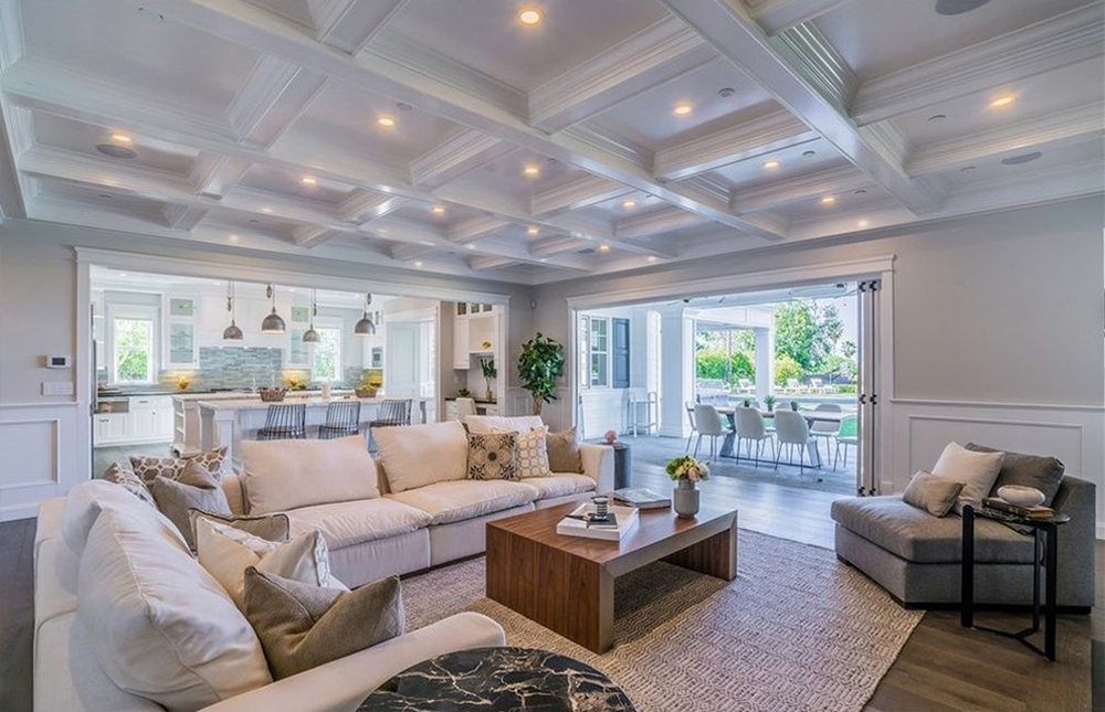 Former World No. 1 tennis player, Naomi Osaka, has bought former boy-band star Nick Lachey's LA mansion.