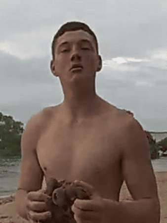 Search underway for missing teen amid Queensland flood emergency