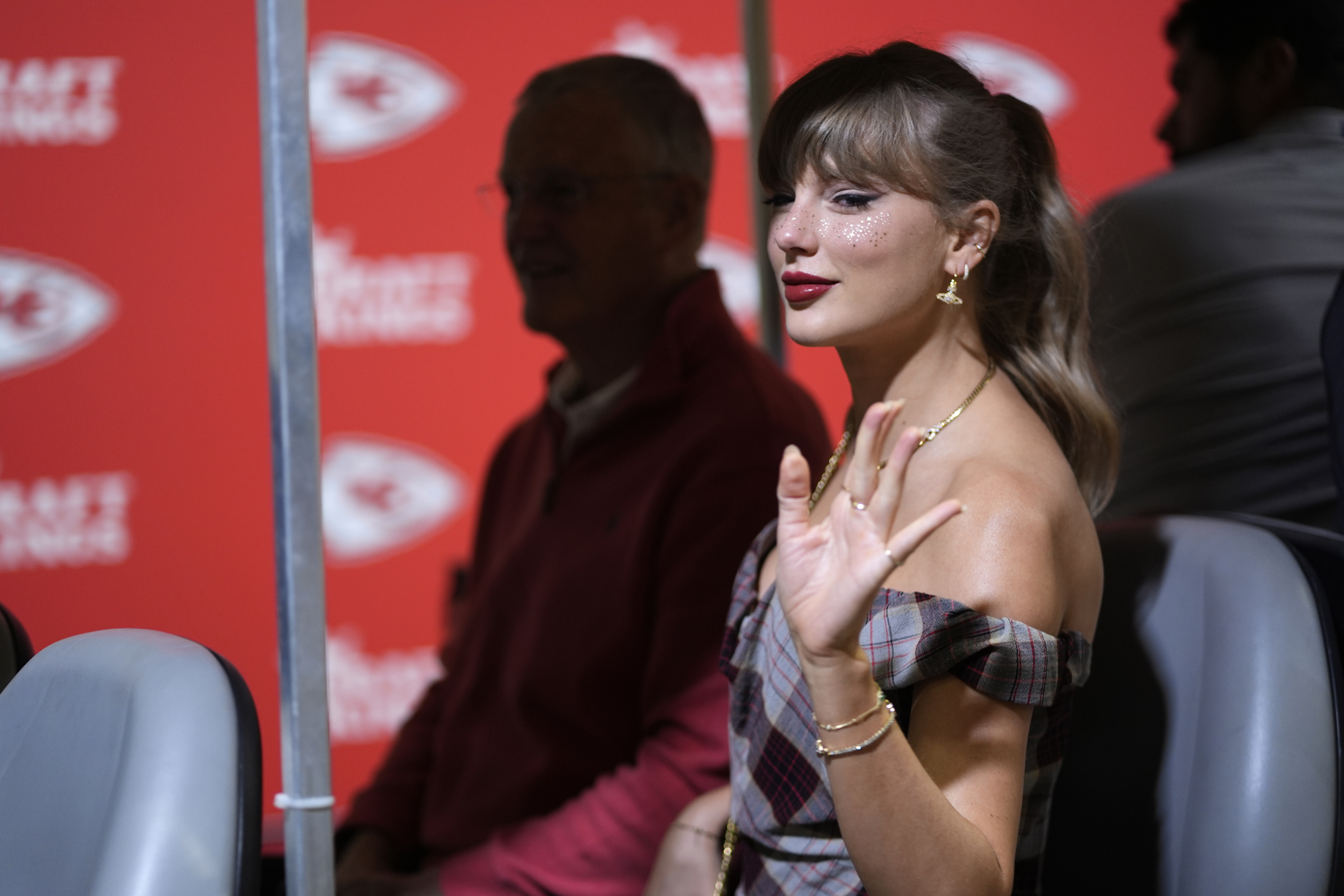 Taylor Swift arrives prior to a game between the Kansas City Chiefs and the New Orleans Saints at GEHA Field at Arrowhead Stadium on October 07, 2024 in Kansas City, Missouri. 