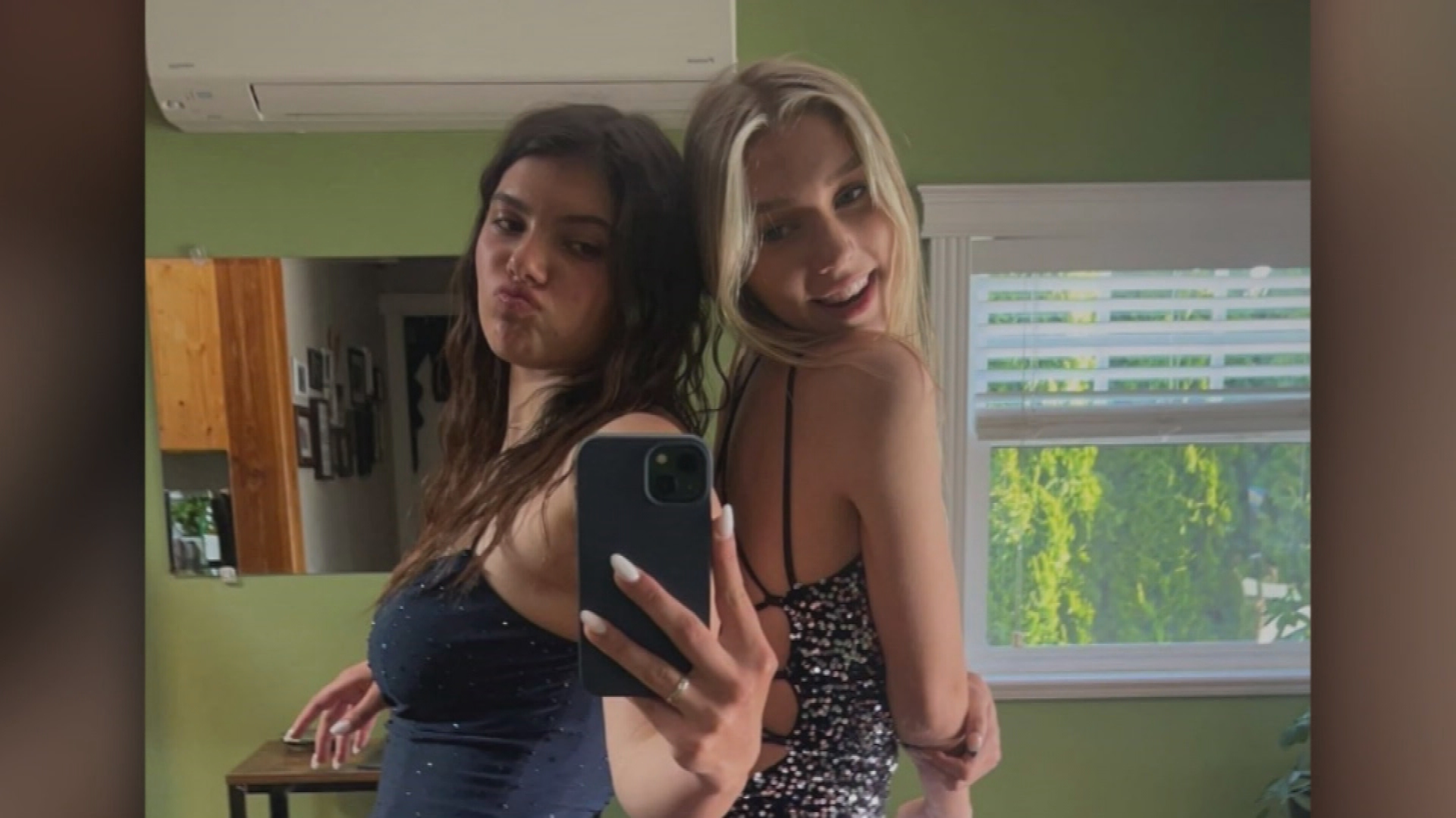 Piper travelled to K'gari with her best friend Taylor Stricker.