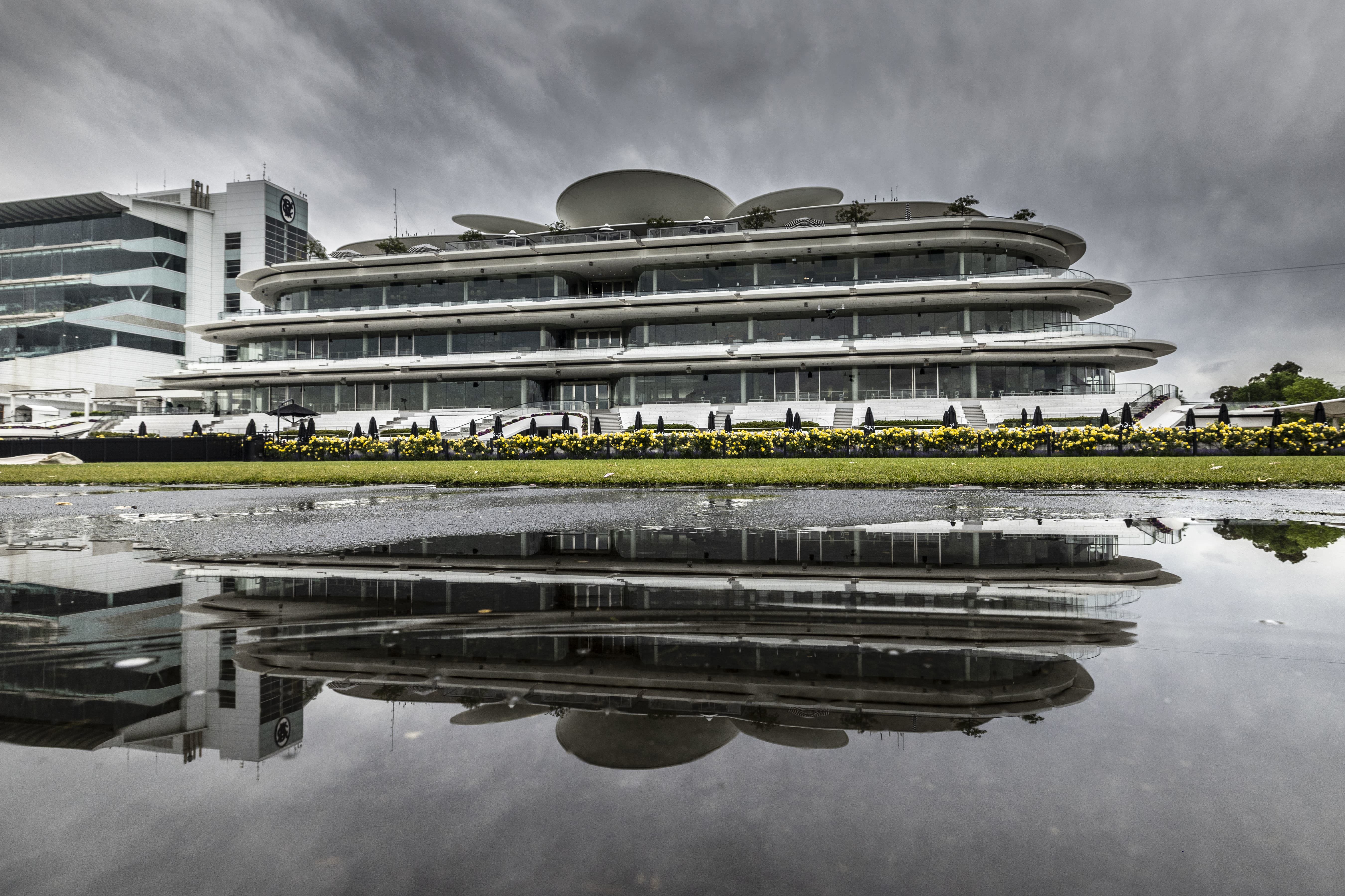 Chilly and rainy day in store for the Melbourne Cup