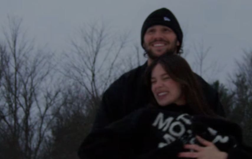 A﻿ctress and singer Hailee Steinfeld is expecting her first child with her husband Josh Allen. 