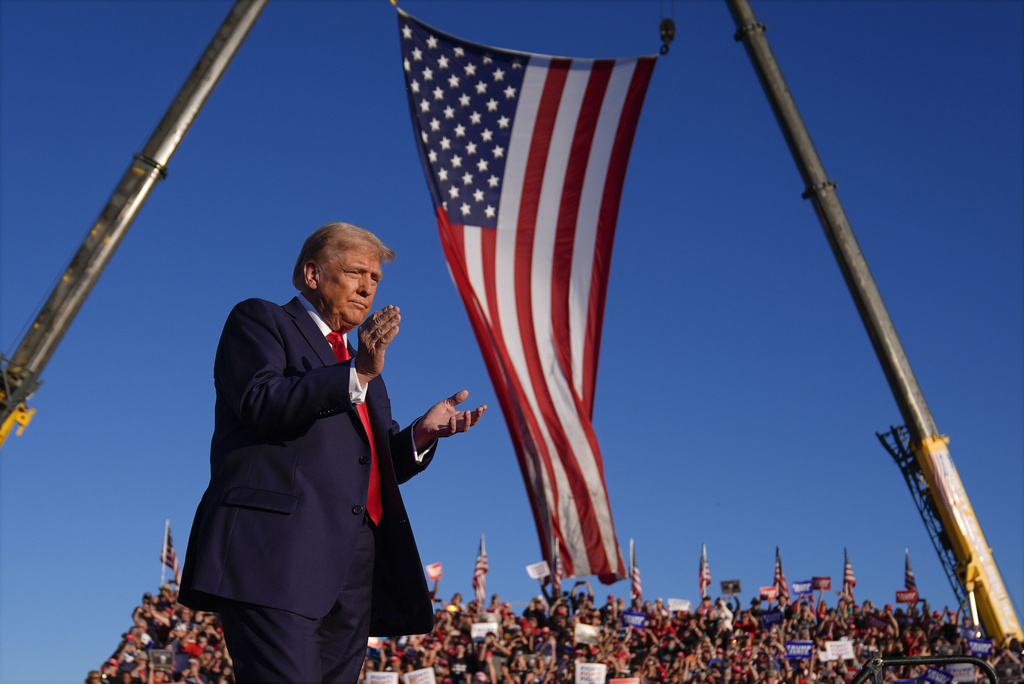 Donald Trump llega a un mitin de campaña en el Butler Farm Show, el sábado 5 de octubre de 2024