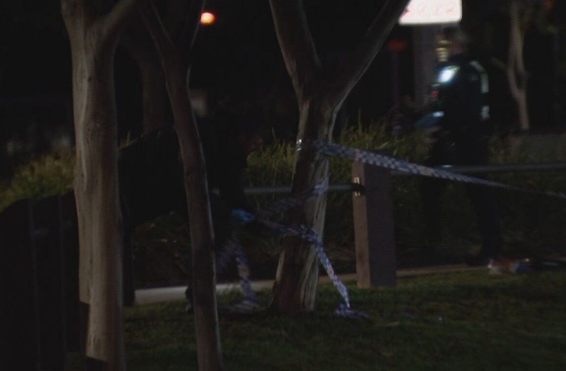 An investigation is underway after a man's body was found at a park in Melbourne early this morning. ﻿