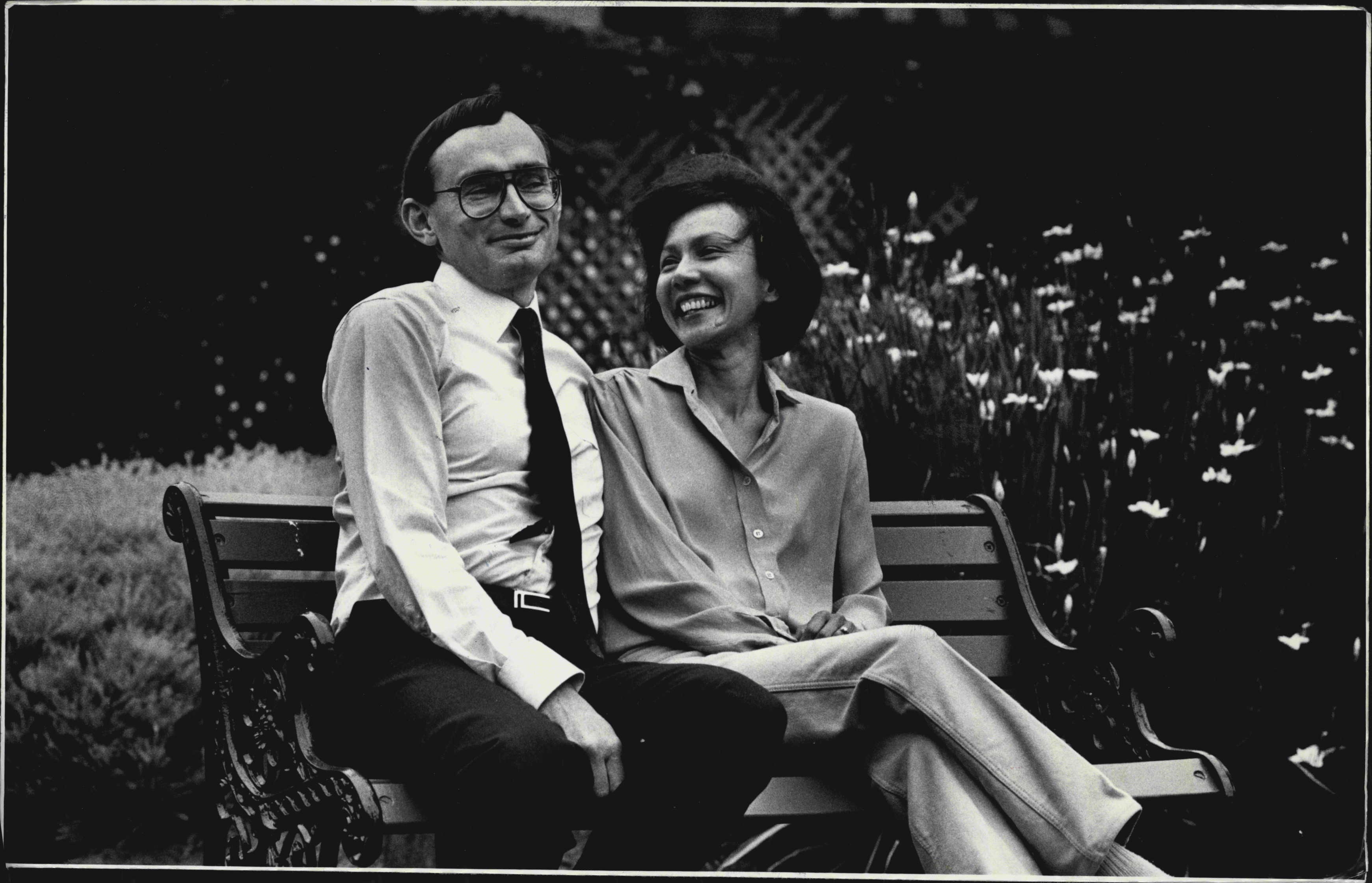 Environment Minister Bob Carr and his wife Helena... November 23, 1987. 