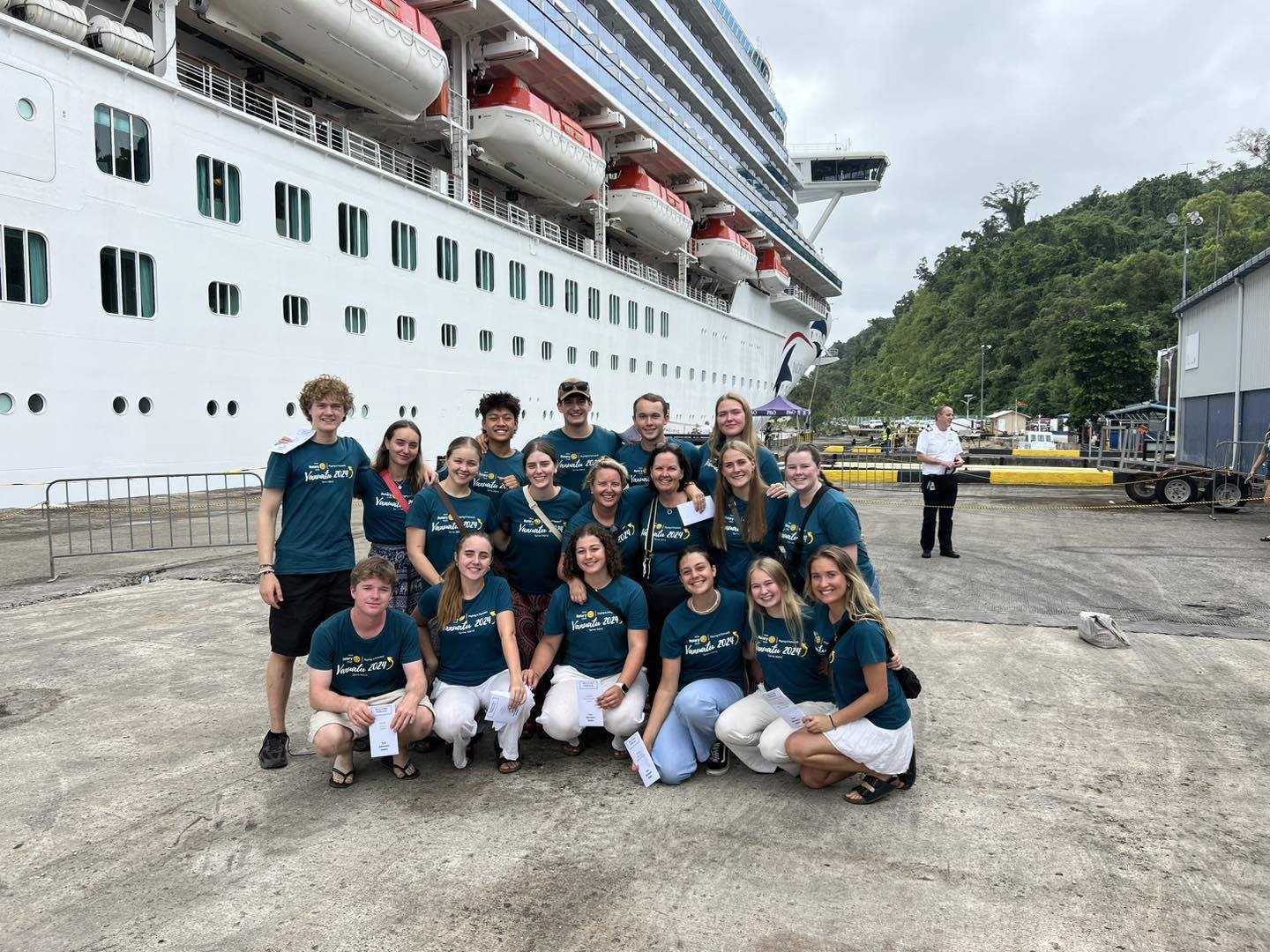 Australian volunteers stranded in Vanuatu offered ride back home on P&O cruise 