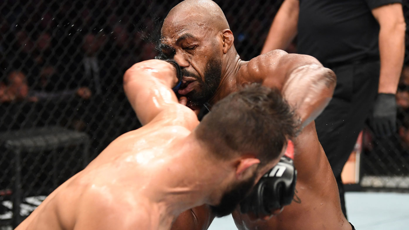 Jon Jones defeats Dominick Reyes under contentious scoring