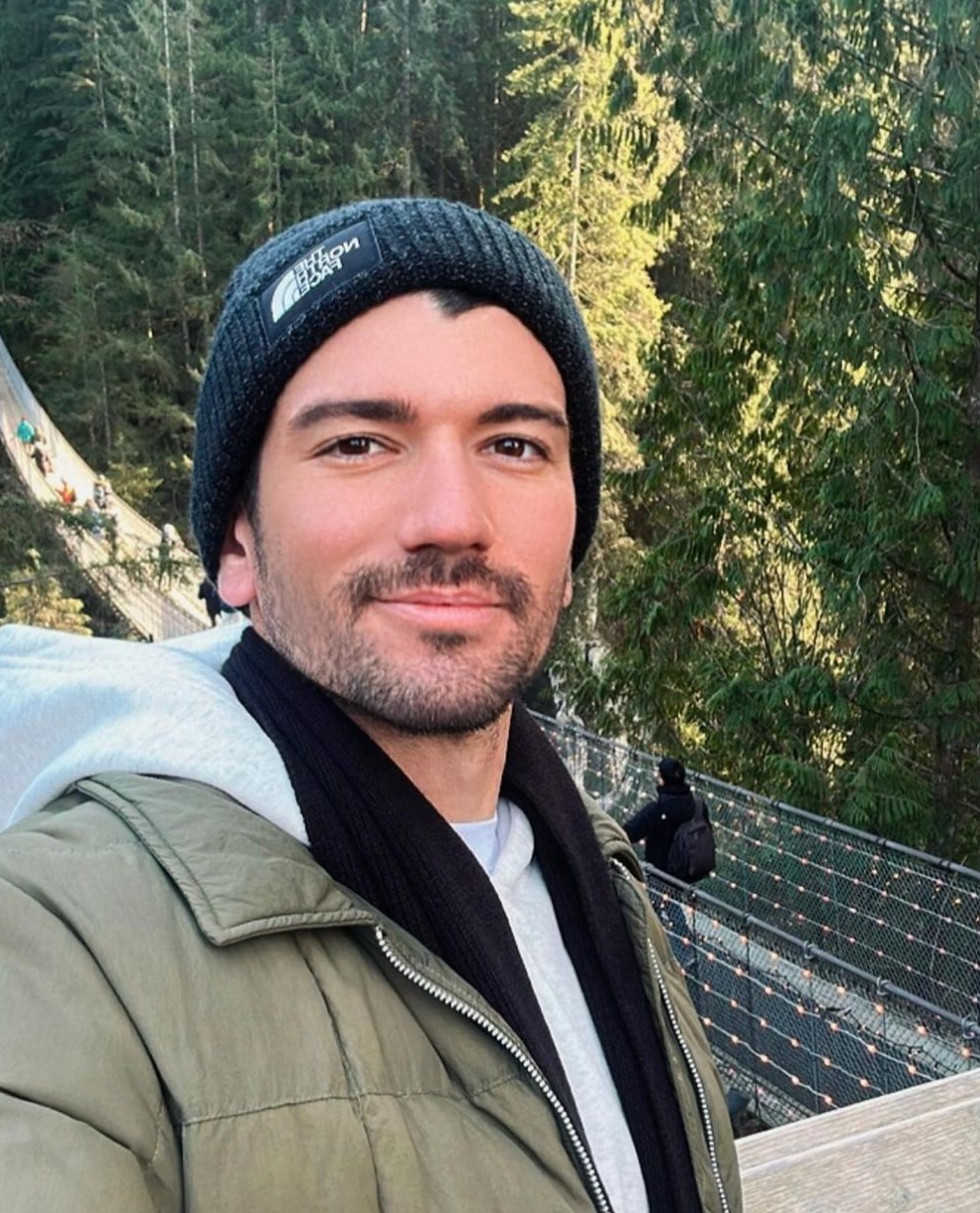 Luke Davies is a flight attendant. A search is under way to locate him after blood was found at a Paddington home and on property in a Cronulla bin. 