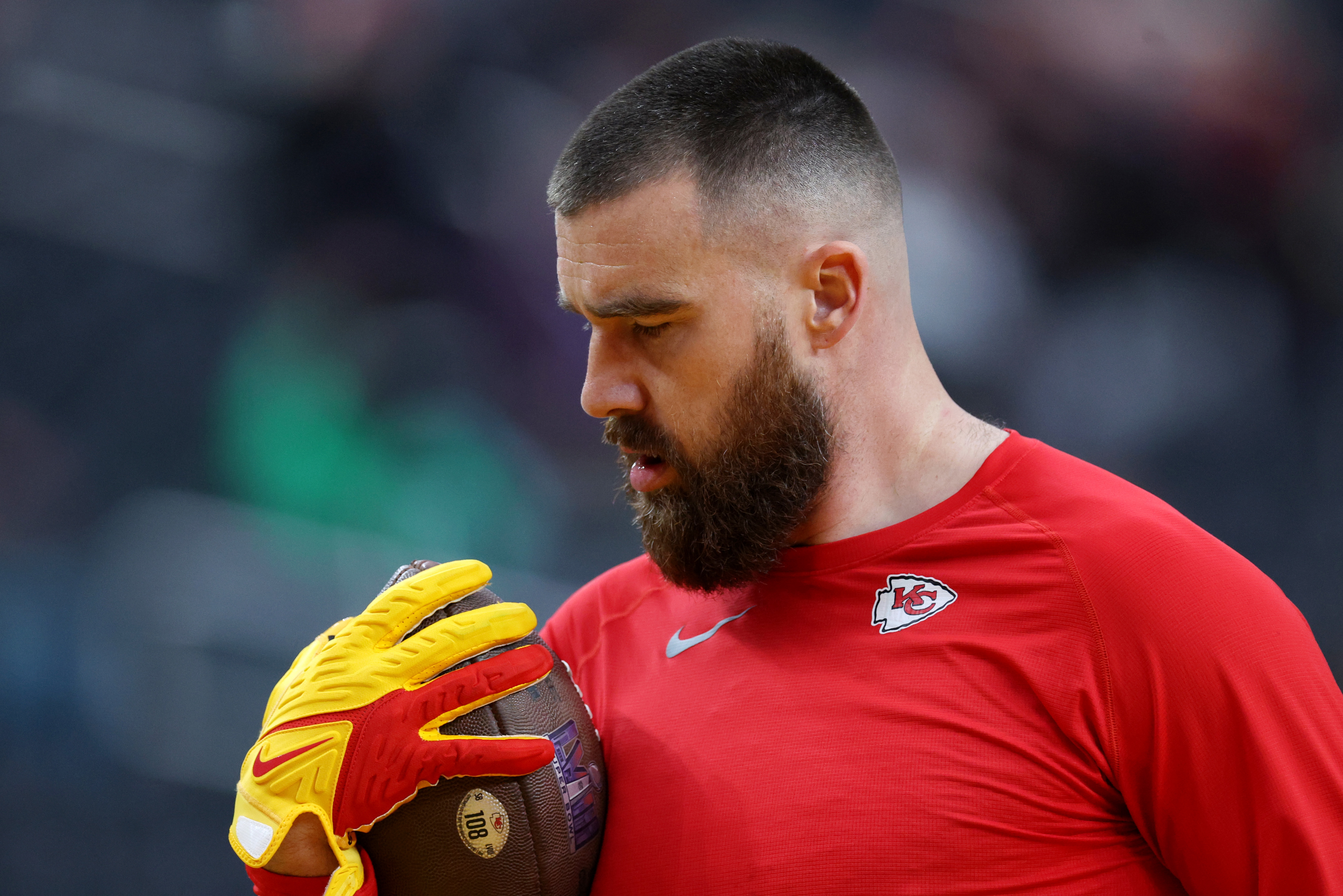 LAS VEGAS, NEVADA - FEBRUARY 11: Travis Kelce #87 of the Kansas City Chiefs warms-up before Super Bowl LVIII at Allegiant Stadium on February 11, 2024 in Las Vegas, Nevada. (Photo by Jamie Squire/Getty Images)
