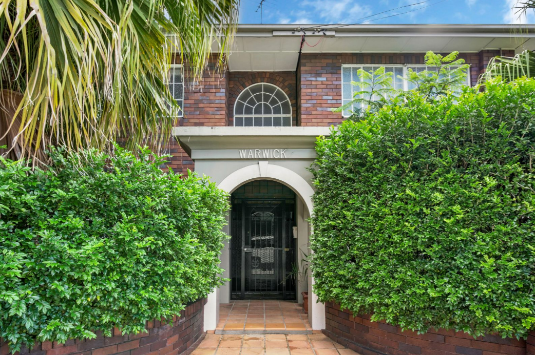 Super-sized apartment in Sydney's Marrickville sells under the hammer for just under seven figures.