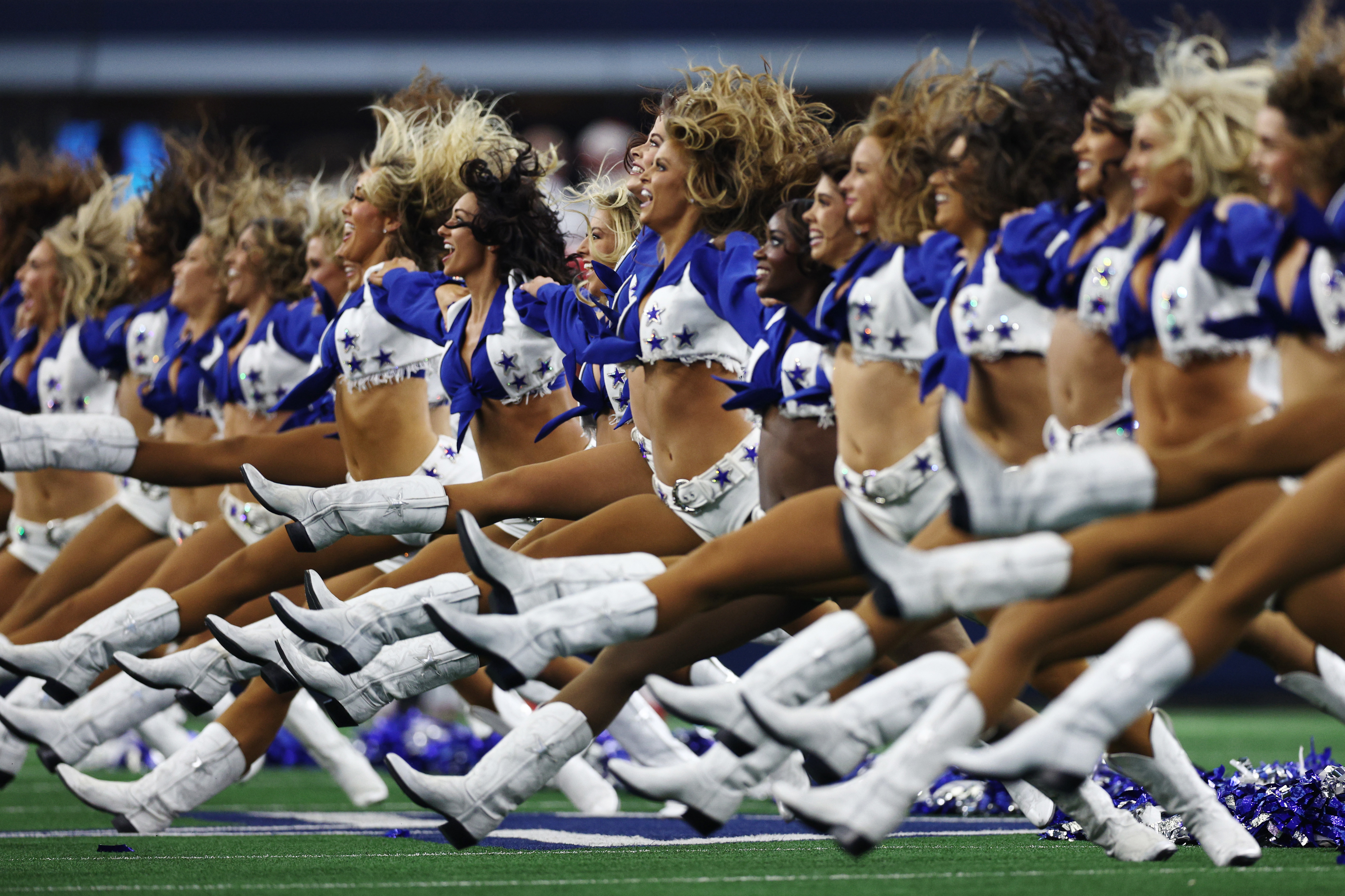 Dallas Cowboys Cheerleaders go crazy after their new locker room is  revealed