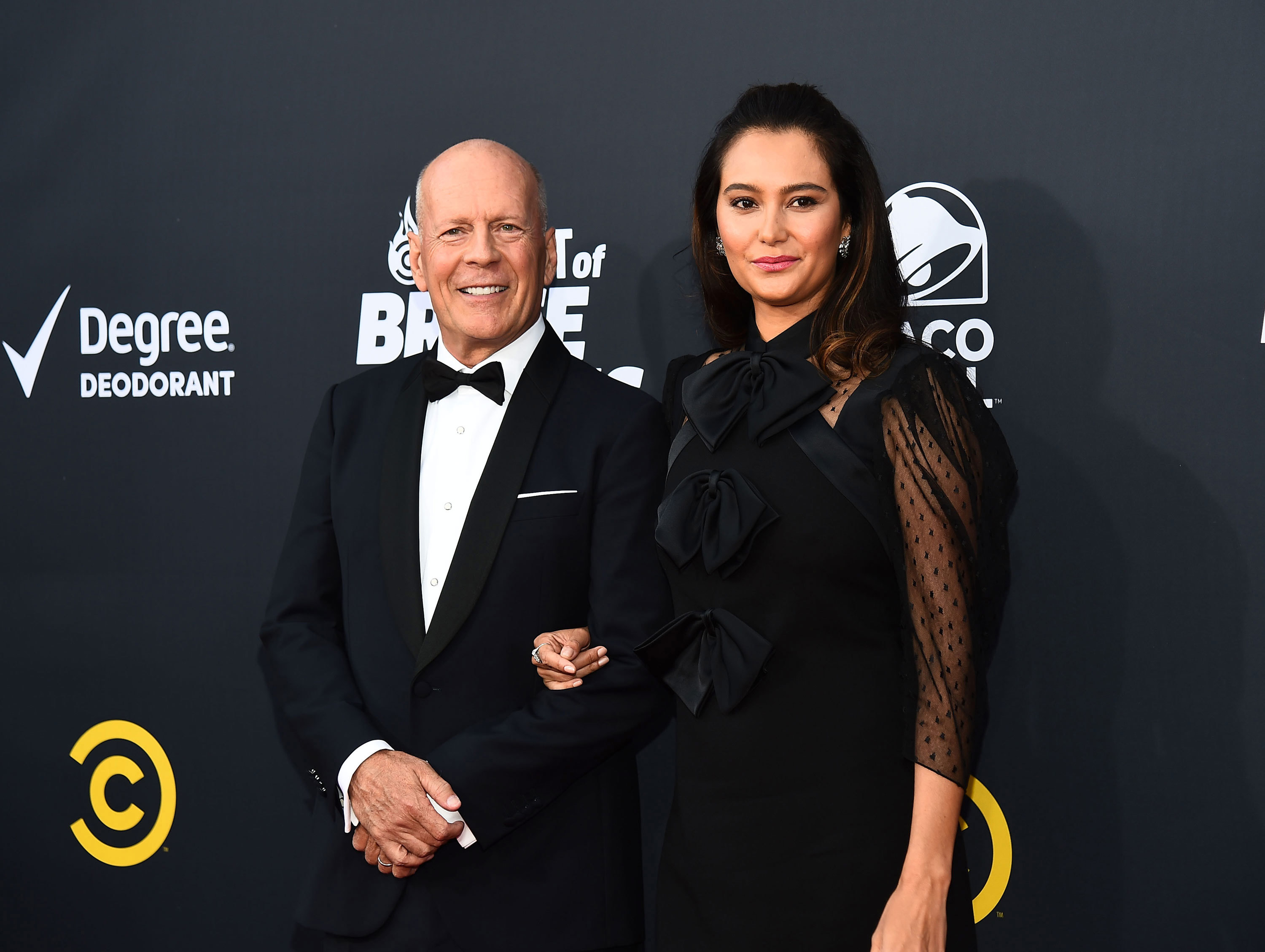 Bruce Willis y Emma Heming (Foto de Michael Buckner/Variety/Penske Media vía Getty Images)