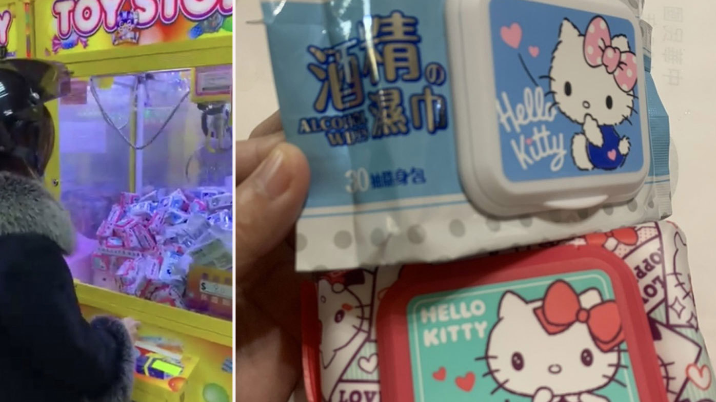 Surgical masks and alcohol wipes have been found in claw machines in Taiwan. 