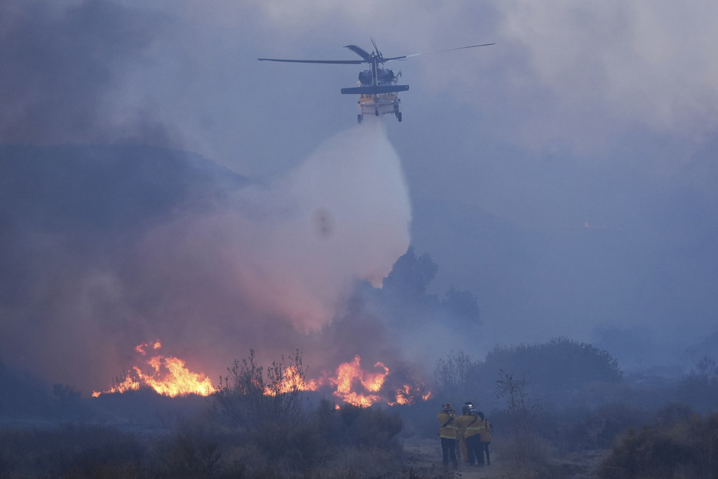 Progreso realizado en llamas al norte de Los Ángeles, nuevas incendios en el sur de California