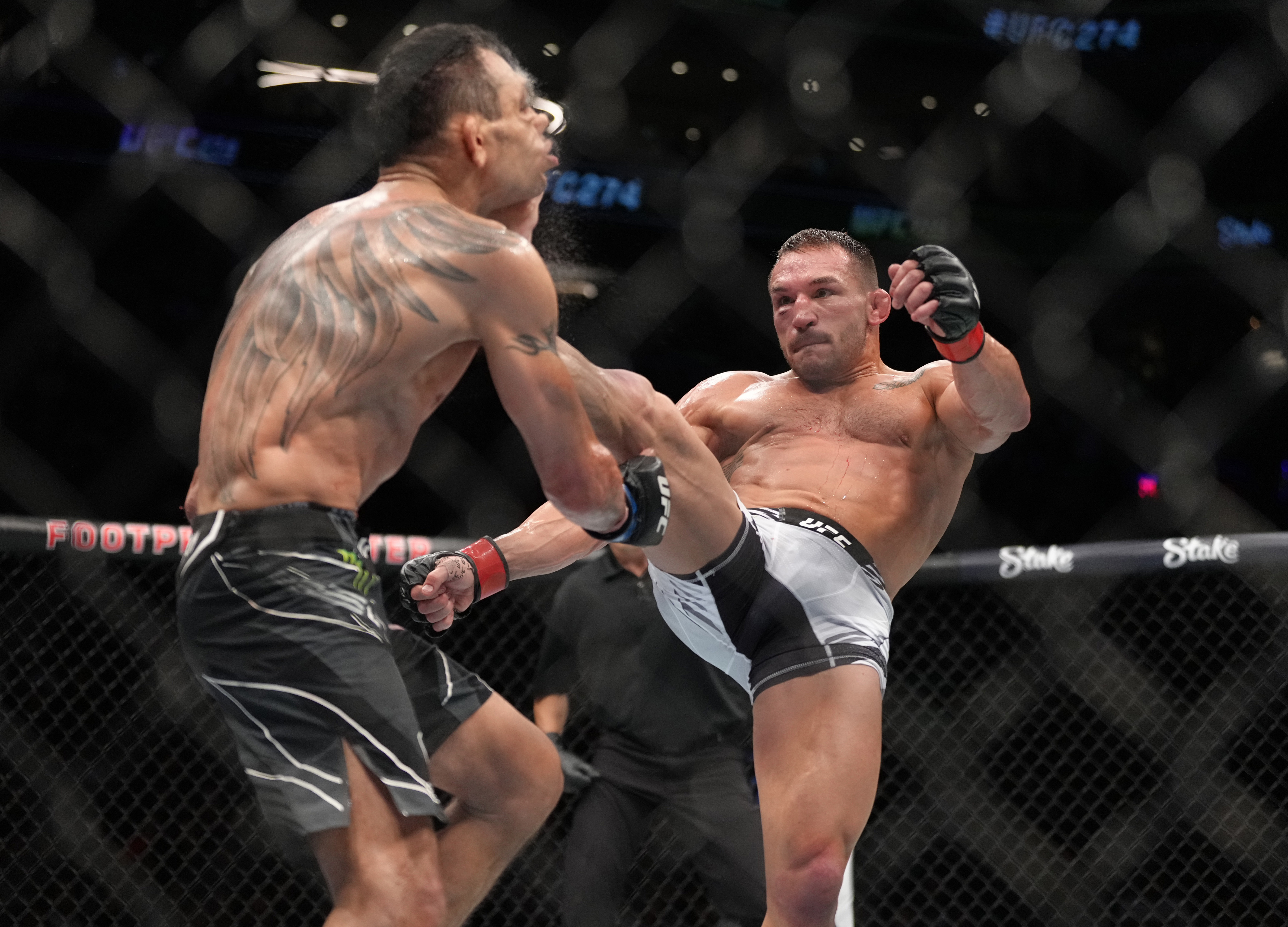 UFC 274 news, results, Michael Chandler knocks out Tony Ferguson, front kick