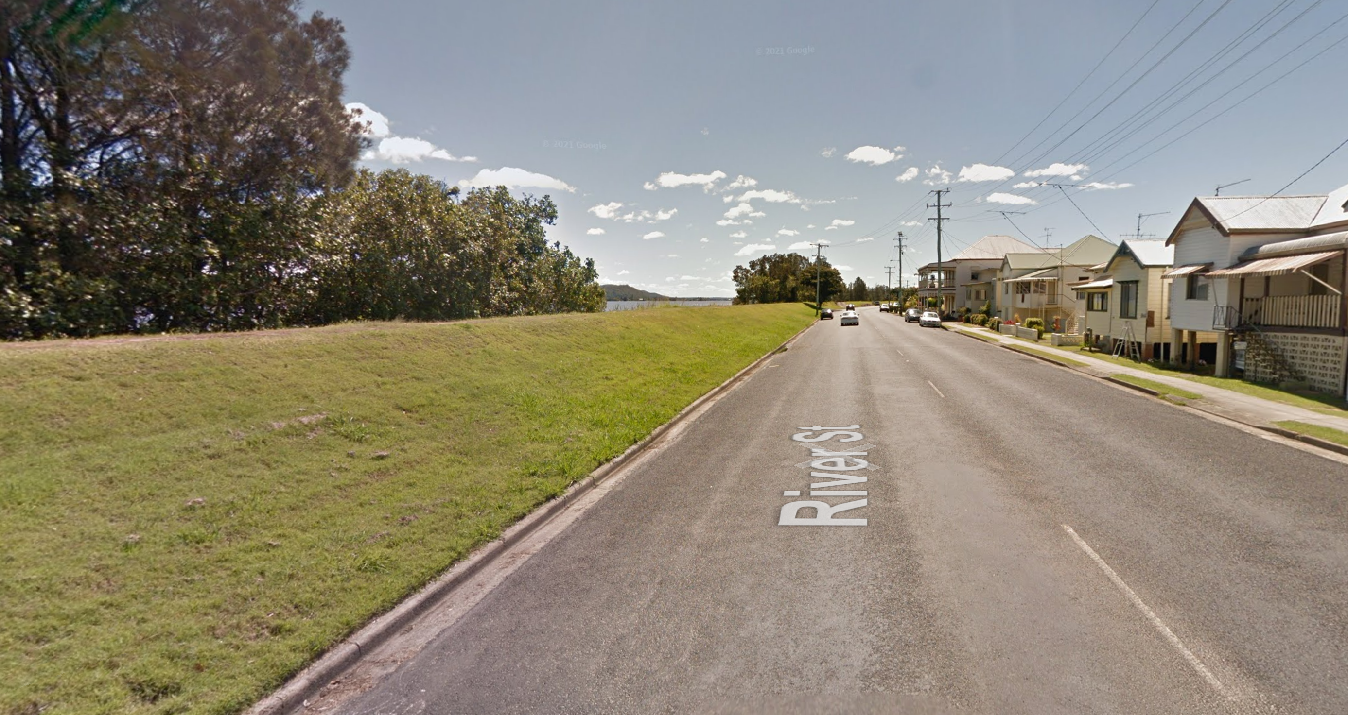 An elderly man has died after a car crashed into an embankment on River Street in Maclean in NSW's north.