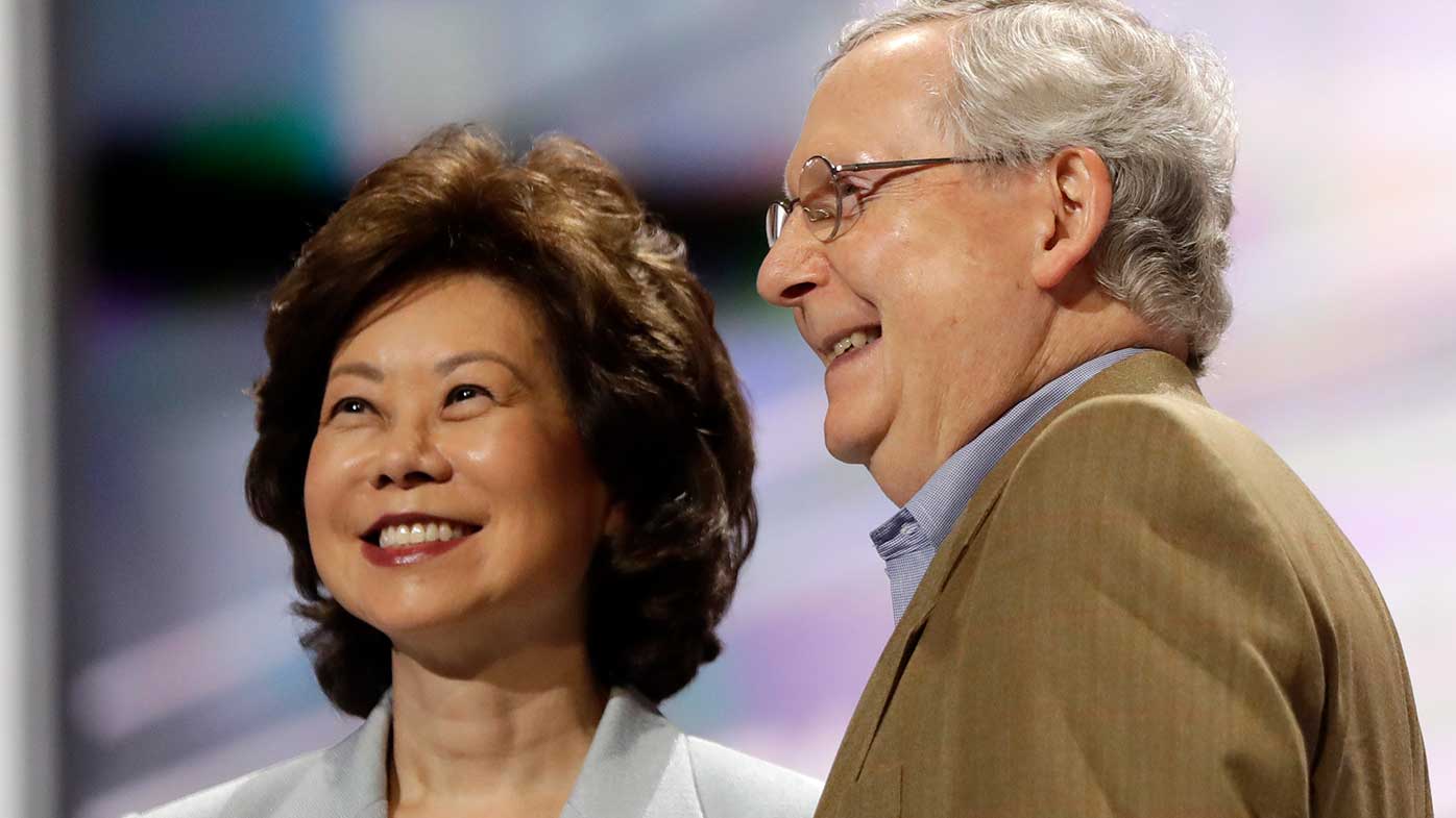Elaine Chao y Mitch McConnell son una poderosa pareja republicana en Washington.