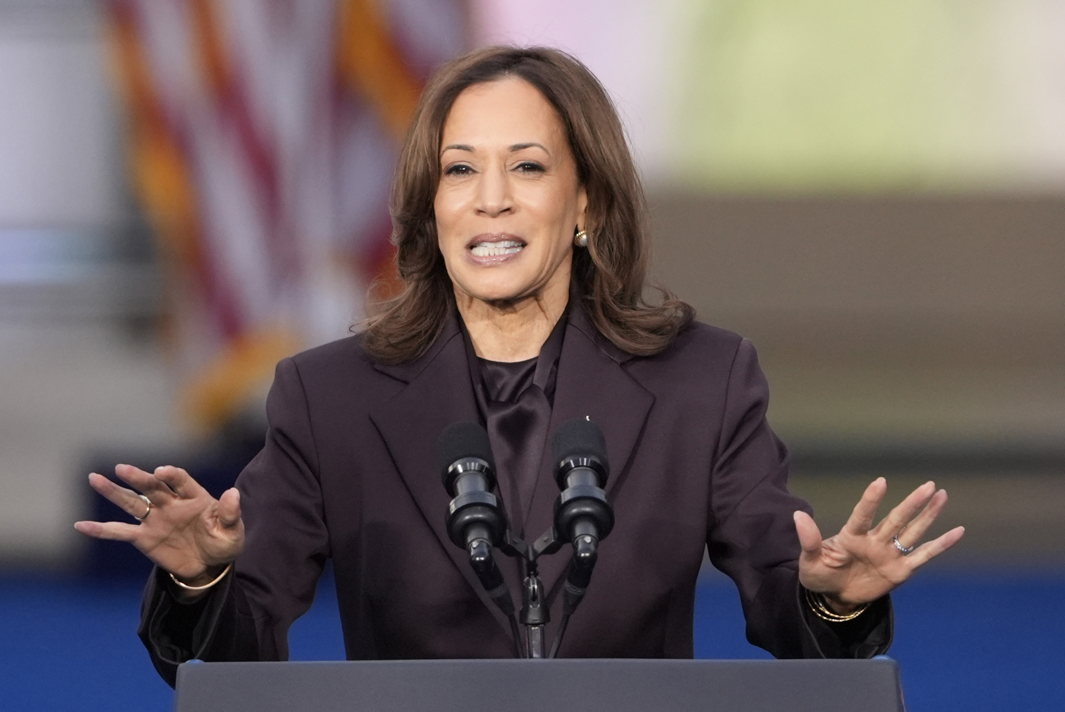 La vicepresidenta Kamala Harris pronuncia su discurso de concesión para las elecciones presidenciales de 2024 en el campus de la Universidad Howard en Washington.