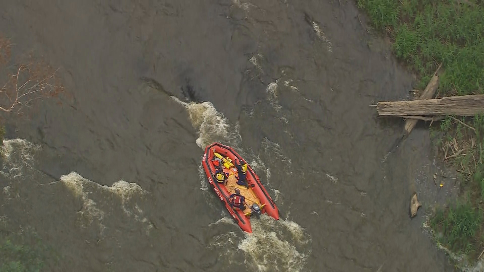 Police are searching for a missing 39-year-old man in and around the Yarra River in Melbourne's north west.