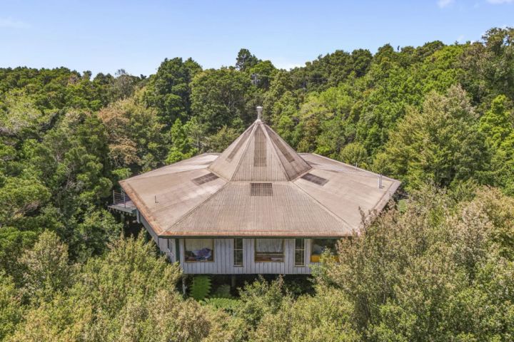 BYO garbage truck: Vandalised home lists for $1.5m