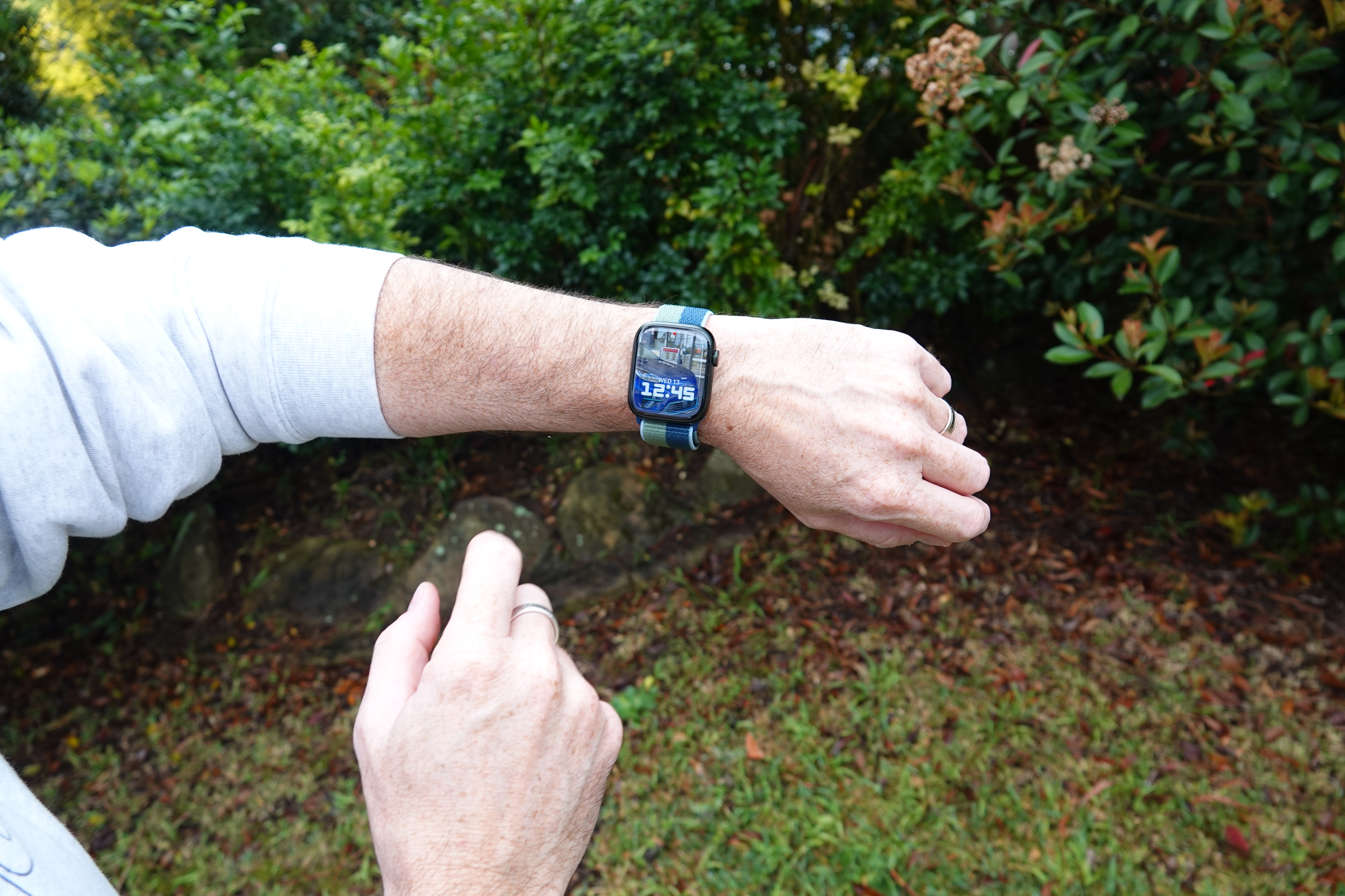 To get the most of that experience you're best served using the portrait watchface which uses photos you select from your iPhone. 