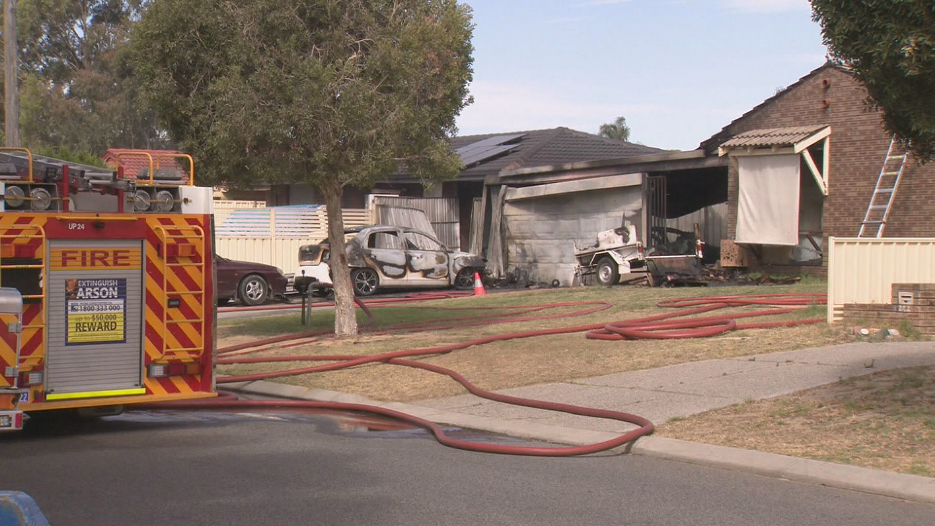 A Perth family of five has lost everything in a house fire just days out from Christmas.Three teenagers were forced to flee from the blaze, but the family's pet cats and their kittens couldn't be saved.