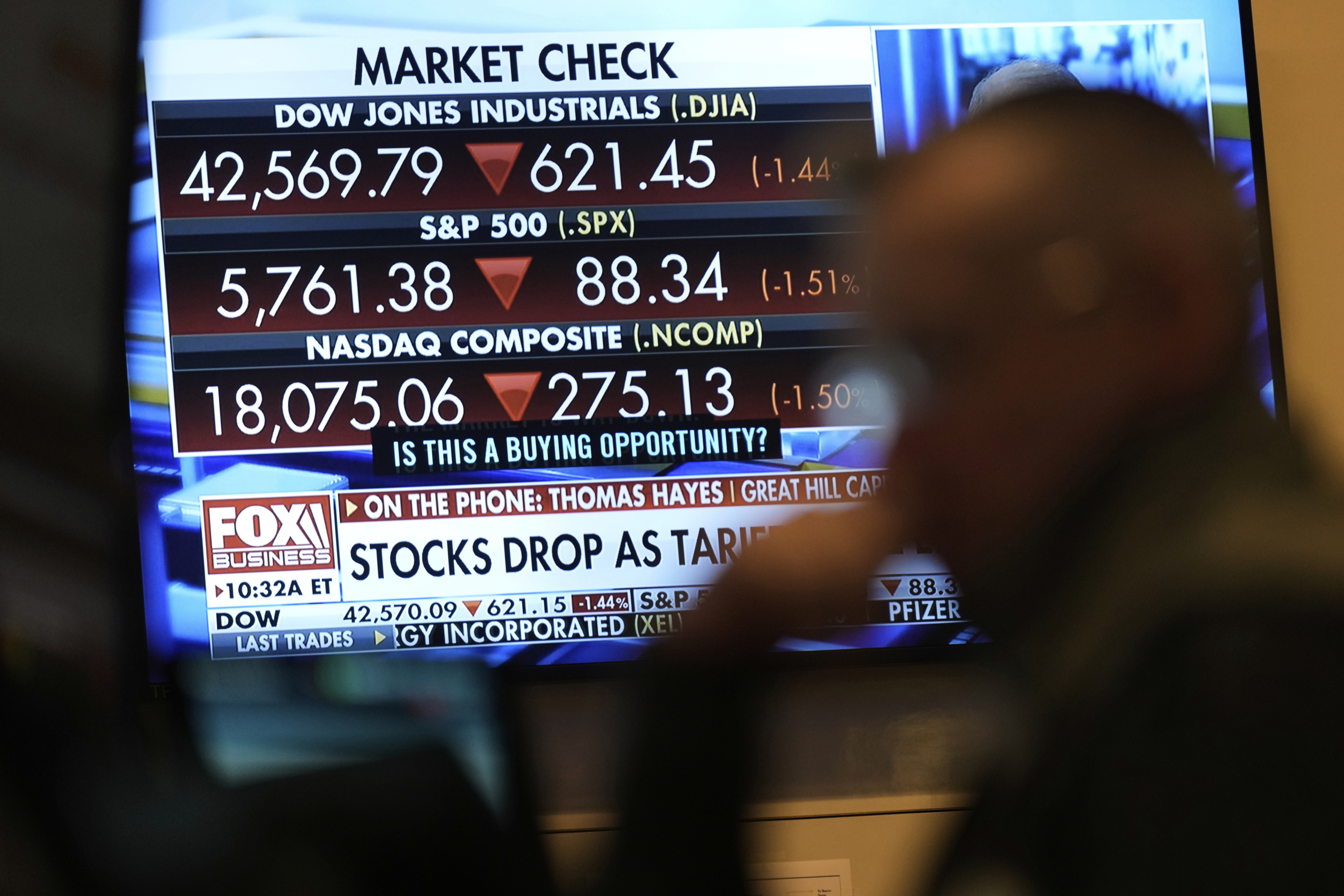 Wall Street goes into freefall - and it's bleeding into the Aussie market