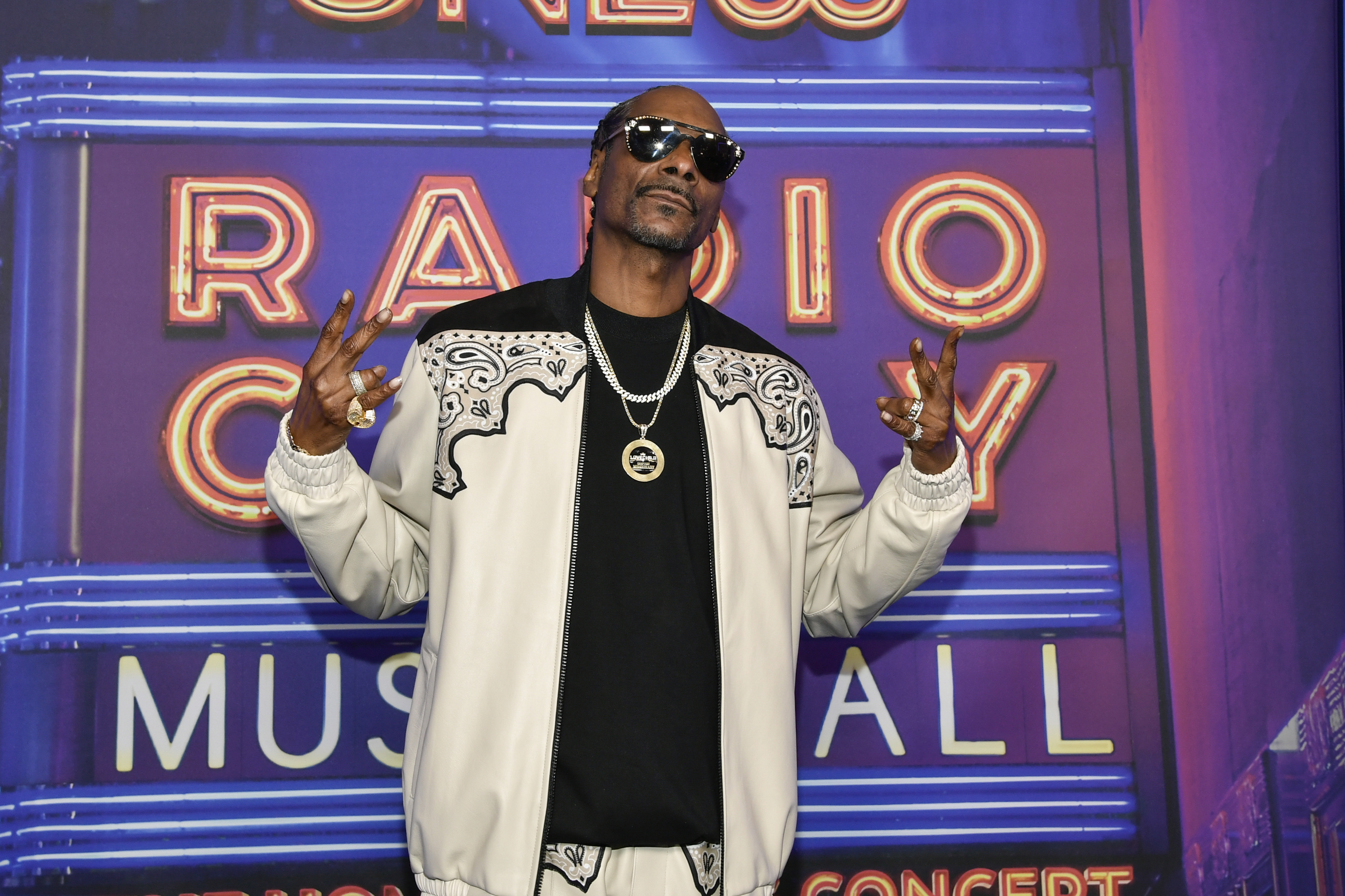 Snoop Dogg to play show in Sydney hours after AFL Grand Final performance