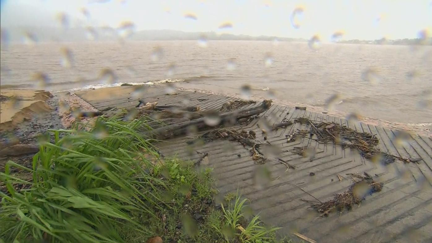 Bad weather is already hitting parts of Queensland as Cyclone Kimi moves towards the coast.