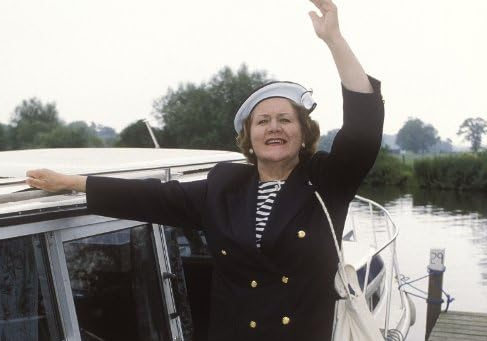 Actress Dame Patricia Routledge, known for playing Hyacinth Bucket in classic TV sitcom Keeping Up Appearances, has died at the age of 96.