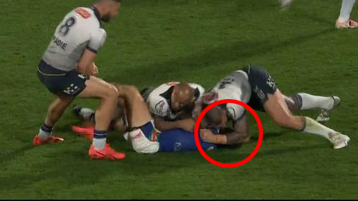 Andrew Johns believes Nelson Asofa-Solomona should've been sent off for this act on Wayde Egan.