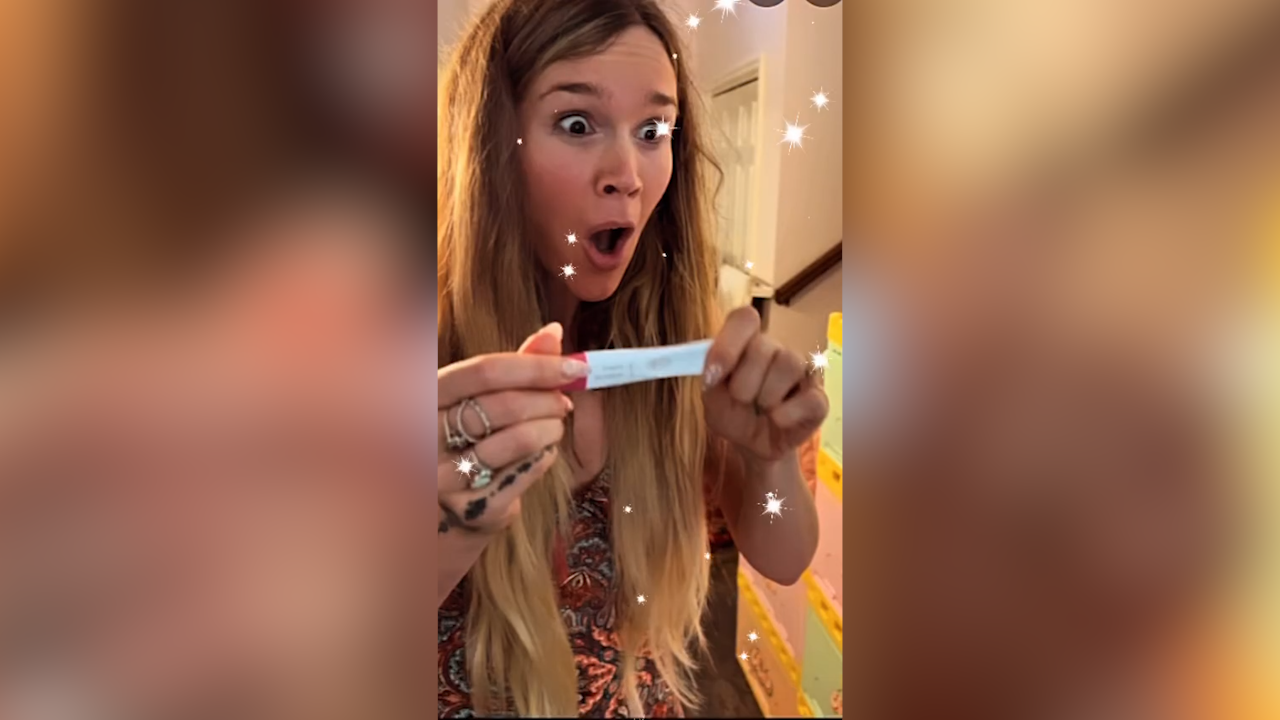 Joss Stone finds out she's pregnant with fourth child