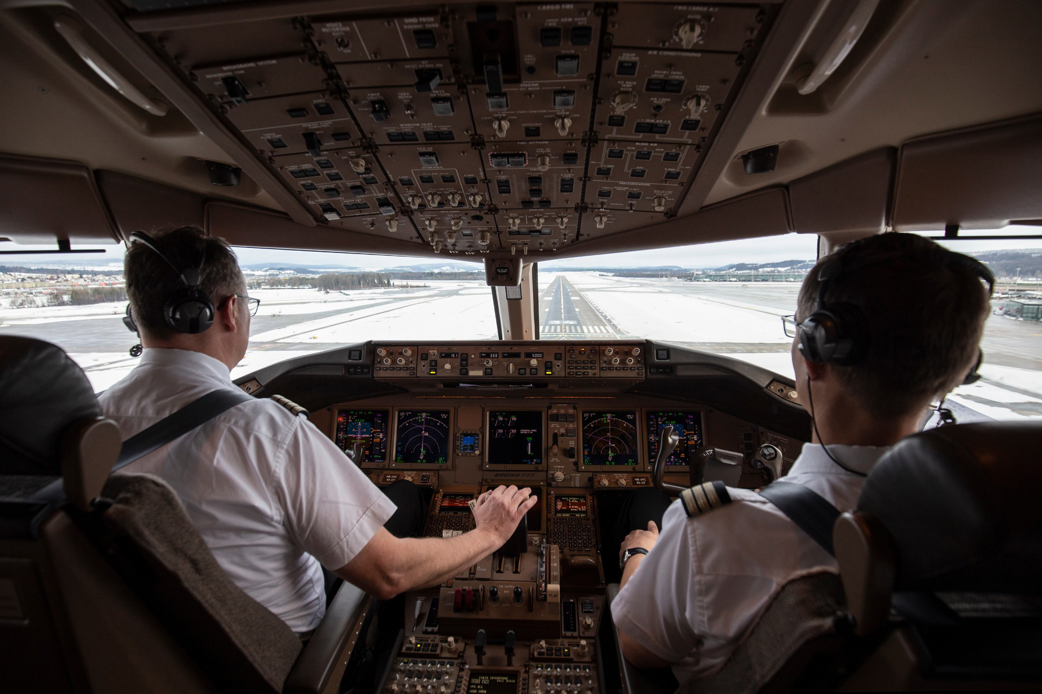 boeing 777 300er cockpit