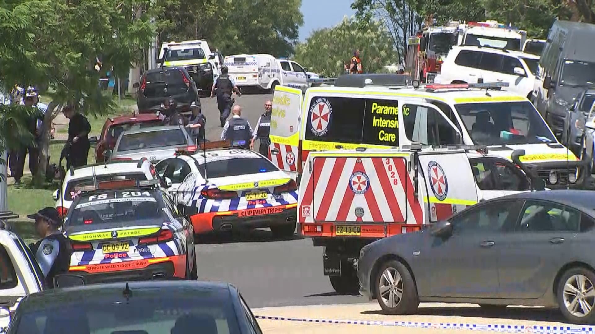 Police at siege scene in Nowra