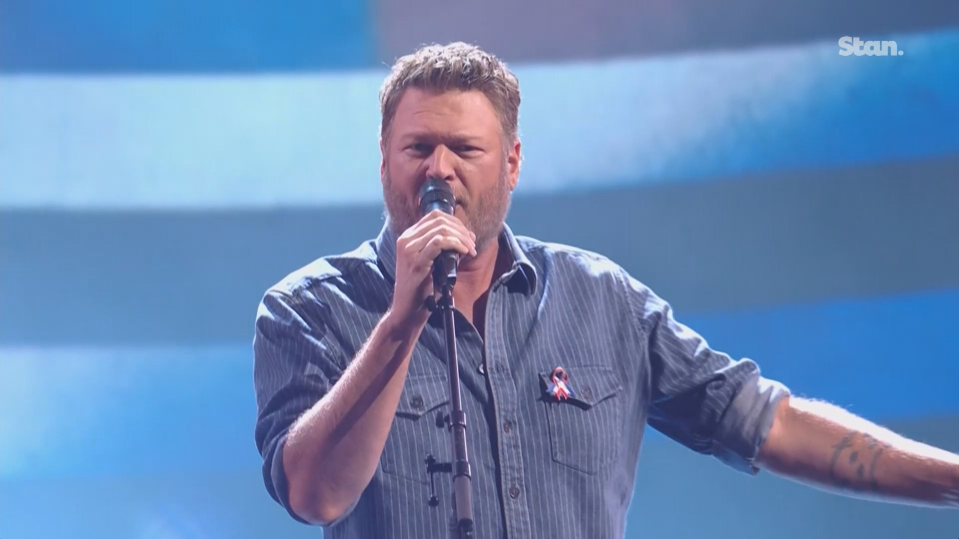 Blake Shelton AMAs performance 2025