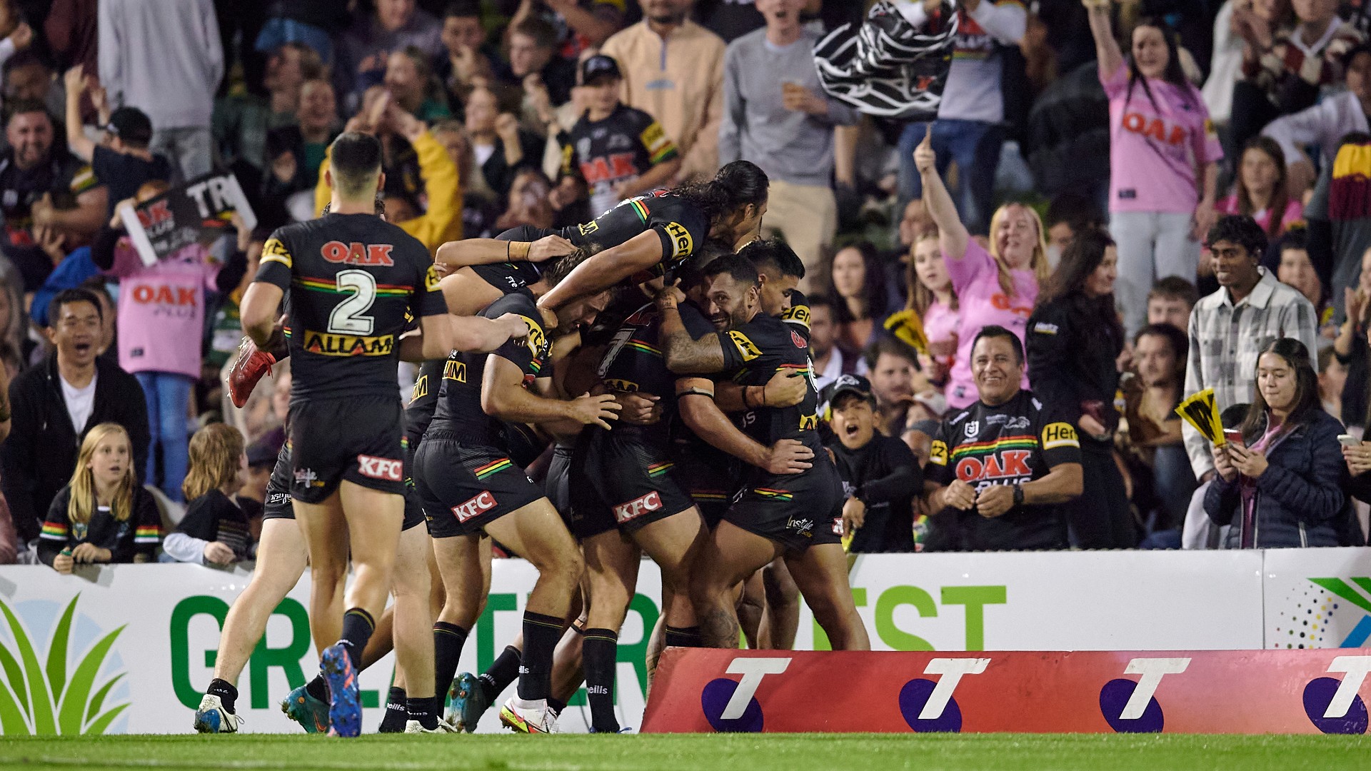Penrith Panthers maintain unbeaten start to season with win over Brisbane Broncos