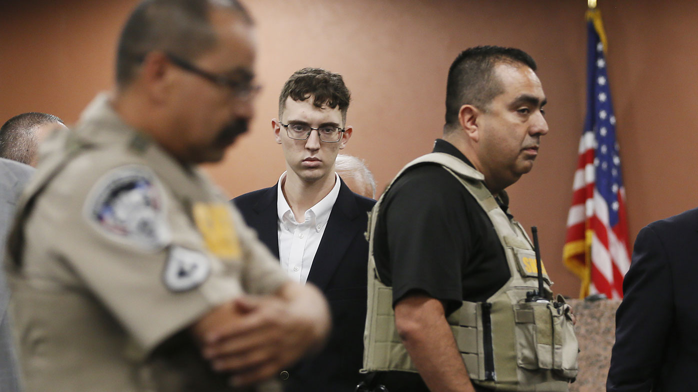 El pistolero acusado Patrick Crusius se enfrenta a la corte acusado del asesinato de decenas de personas en un Wal-Mart en El Paso.