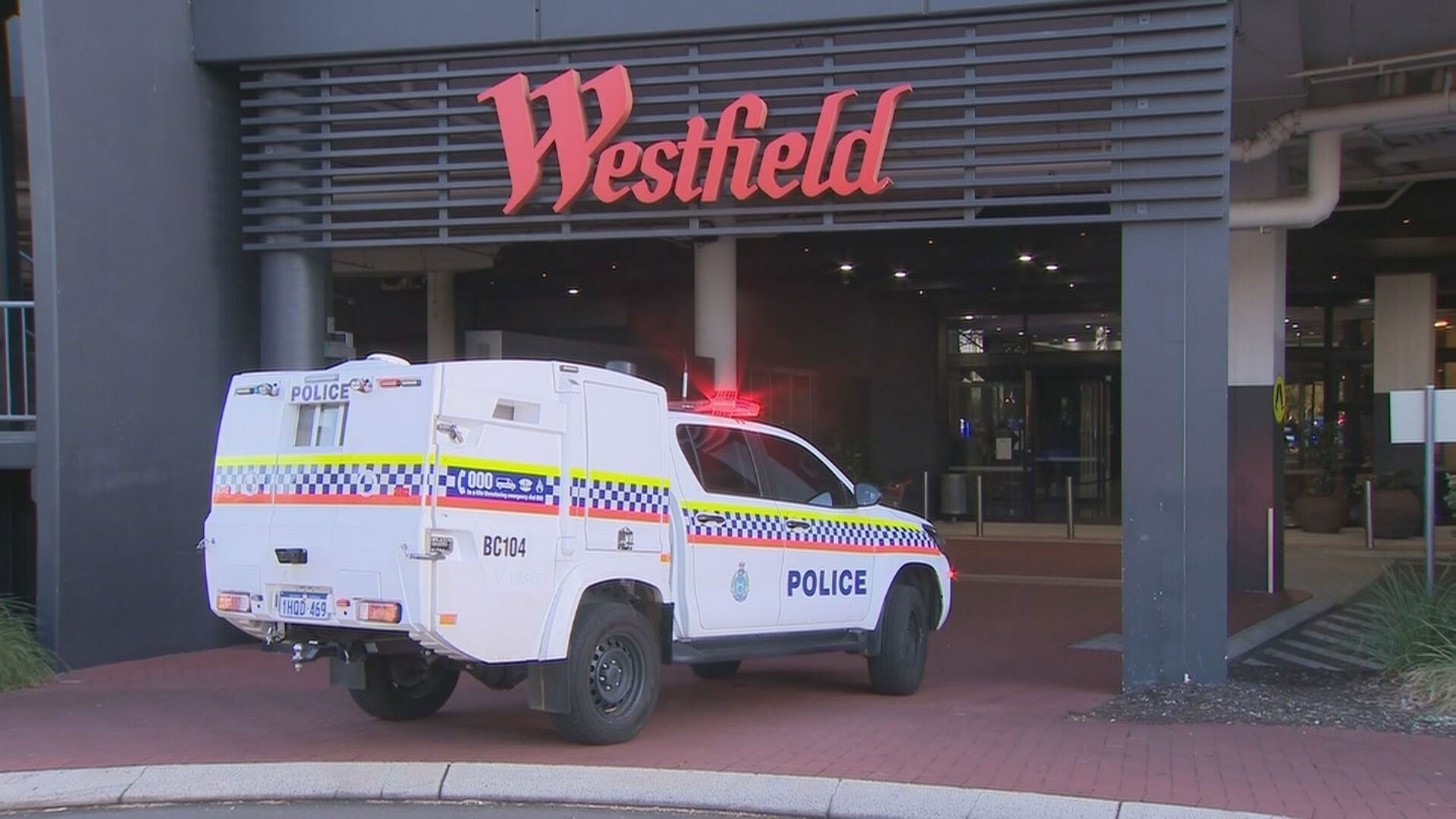 Manhunt under way in Perth over shopping centre stabbing