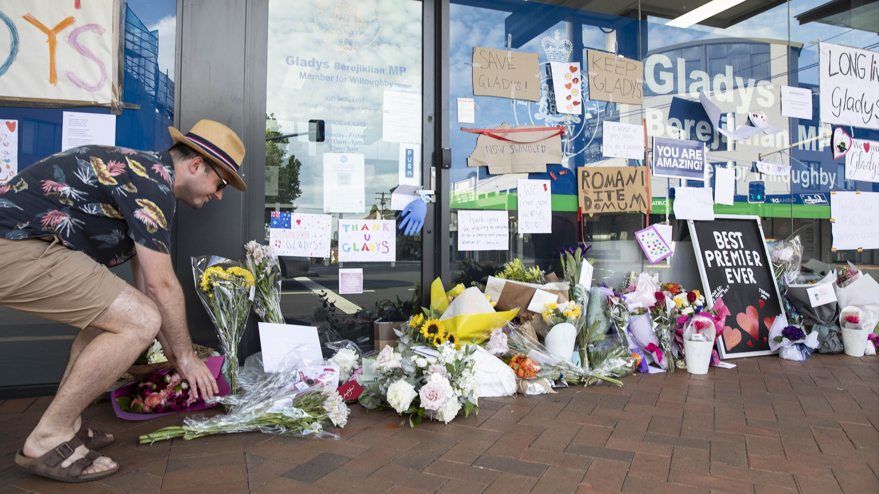 Outside Gladys Berejiklians office in Northbridge flowers and notes of support and condolences are pilling up.