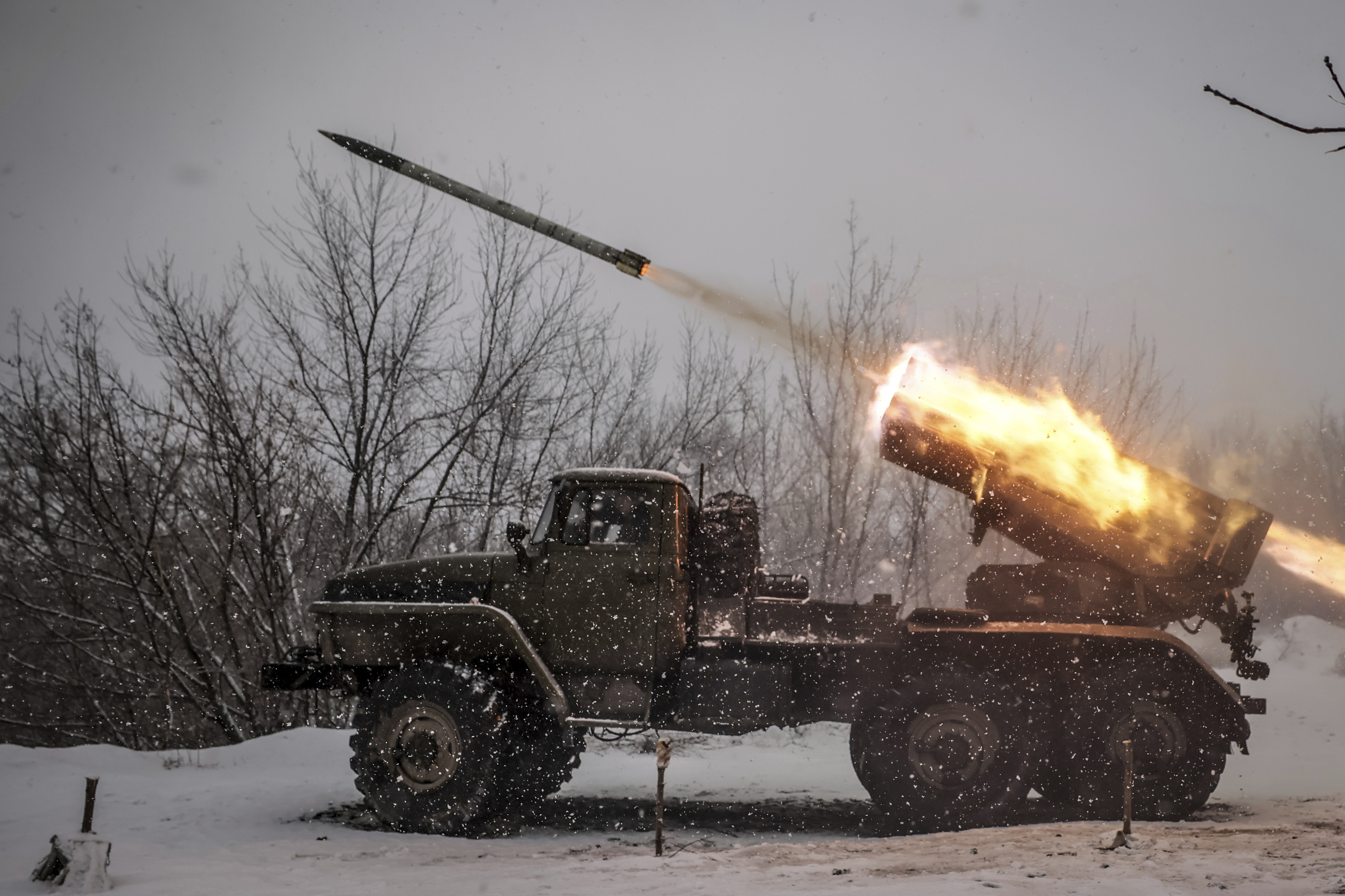 Ukrainian servicemen fire an MRLS BM-21 'Grad' towards Russian army 