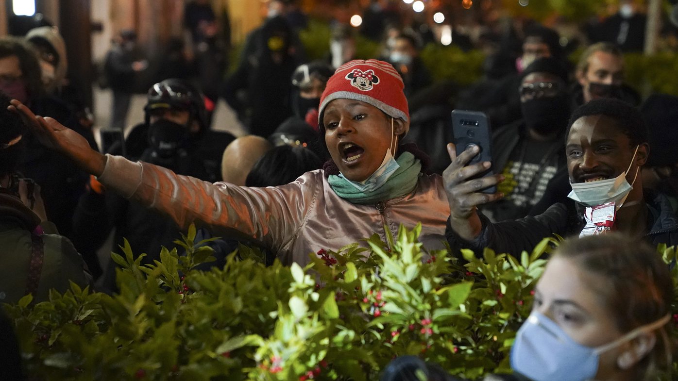 Tensions rising outside White House as election results loom