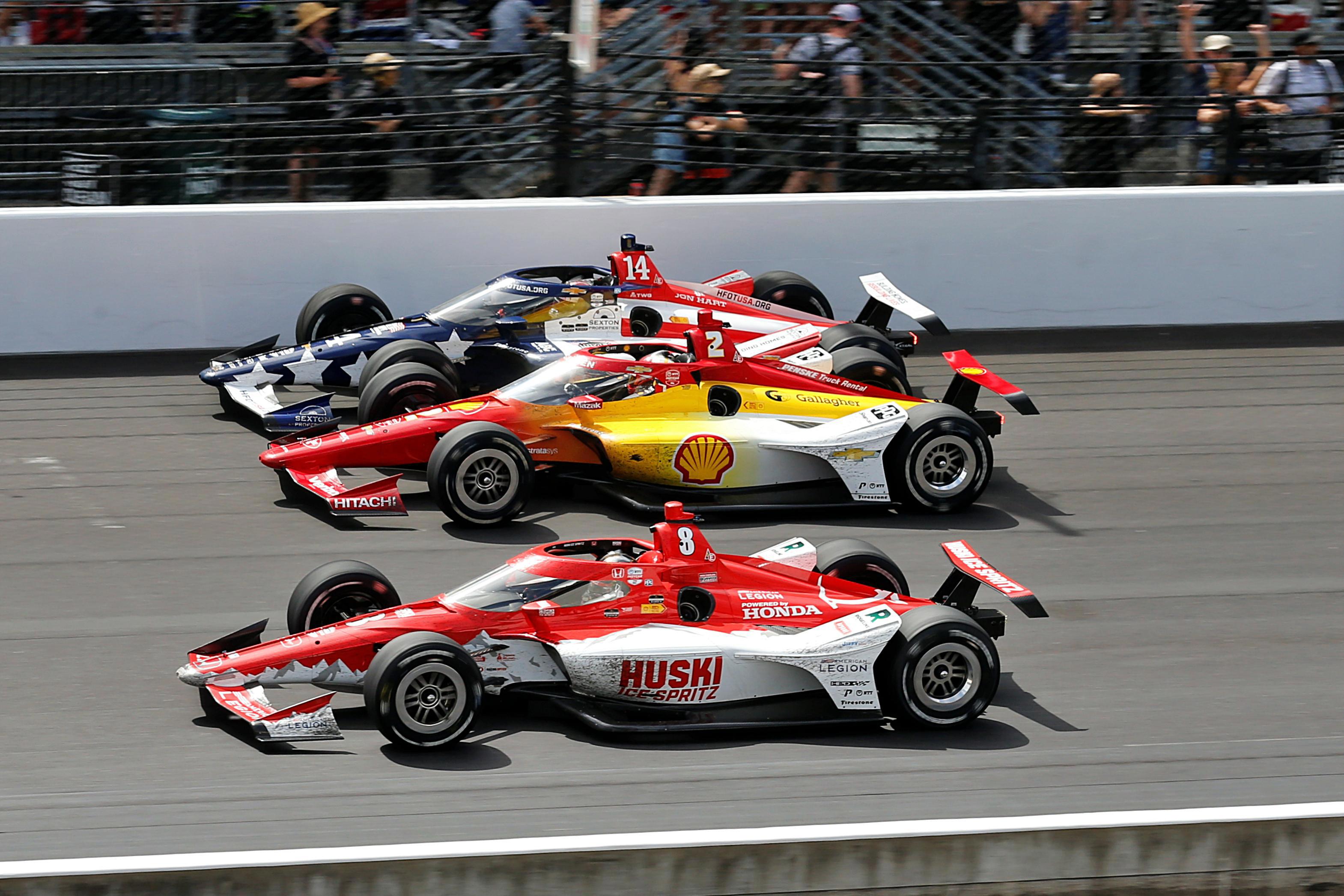 The moment Marcus Ericsson took the lead of the Indianapolis 500 on the penultimate race restart.