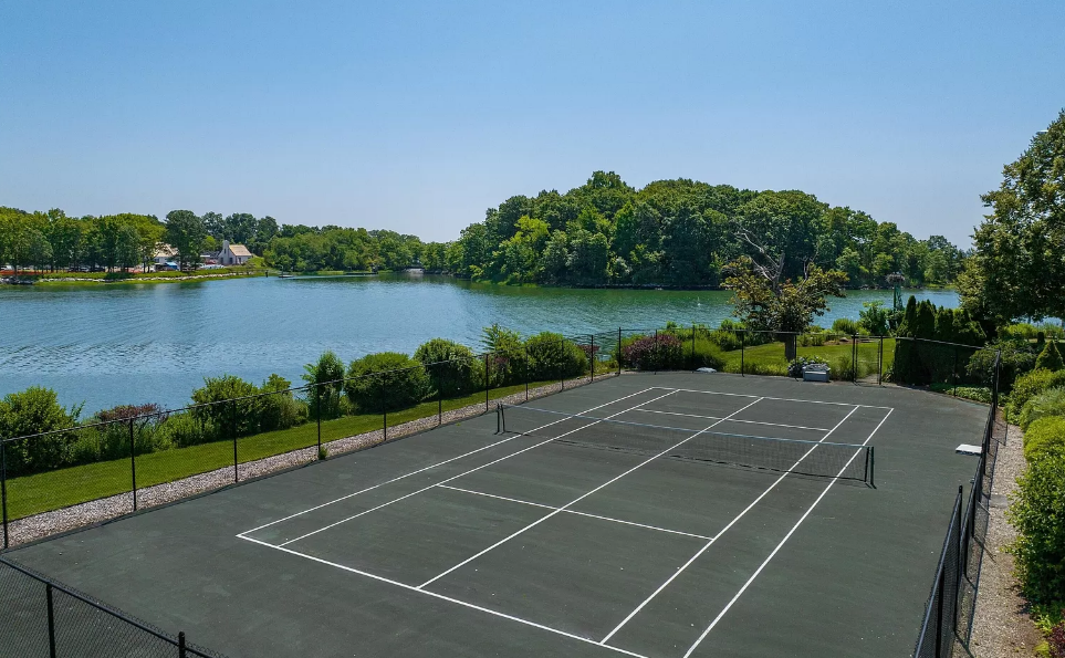 Donald Trump's former Connecticut mansion is on offer again but with a massive $34.9million discount