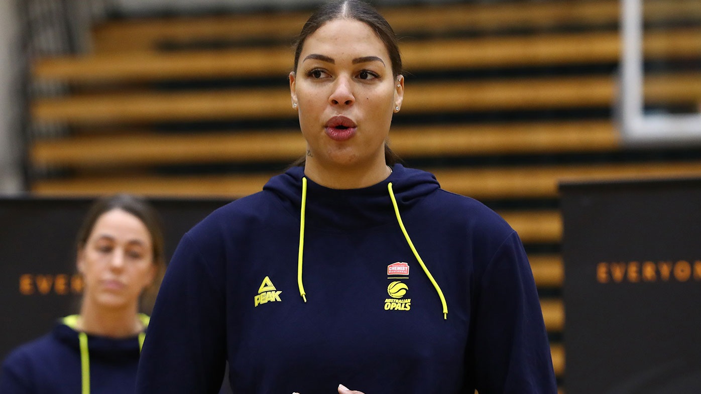  Liz Cambage 