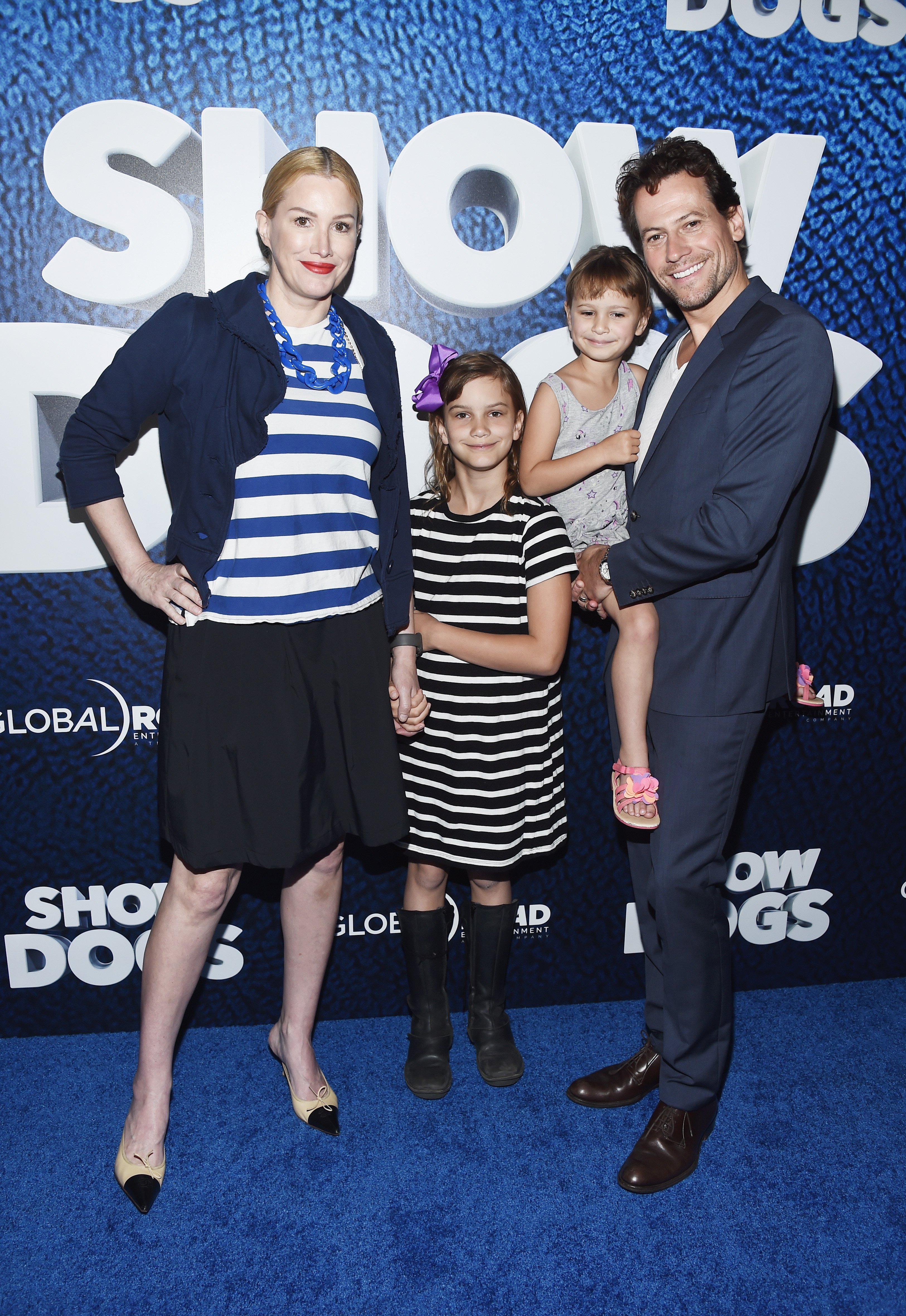 Ioan Gruffudd and Alice Evans with their daughters Ella and Elsie at the LA premiere of Show Dogs in 2018.