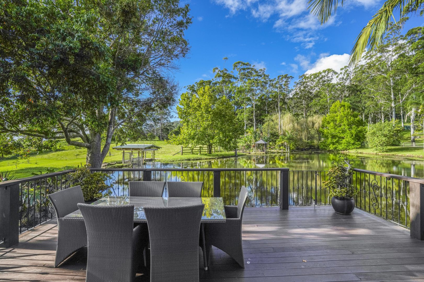 Cedar Lodge Retreat - Mt Tamborine qld grand country estate for sale