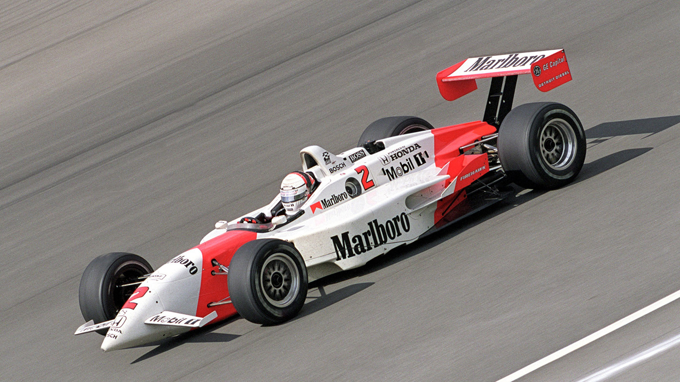 Driver Gil de Ferran who drives the Honda Reynard 2KI for Marlboro Penske Racing  leads the packduring the Marlboro 500, part of the 2000 CART FedEx Championship Series at the California Speedway in Fontana, California.Mandatory Credit: Jon Ferrey  /Allsport
